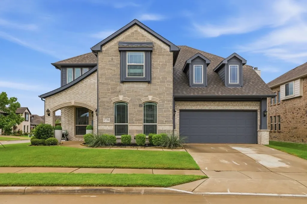 Single Family Residence For Sale in Denton County , 1720 Benny Lane, Little Elm, Texas 75068, 5 Bedrooms, 3 Bathrooms, 2 Garage spaces, 3,429 Sqft, built in 2021, Price $609,900, mls#21309845, Real Estate Agent in Little Elm, Homes For Sale in Denton county, Homes For Sale in Little Elm, Realtor in Little Elm Texas, Real Estate Brokerage Independent Realty Texas, Luminita Cordes Realtor