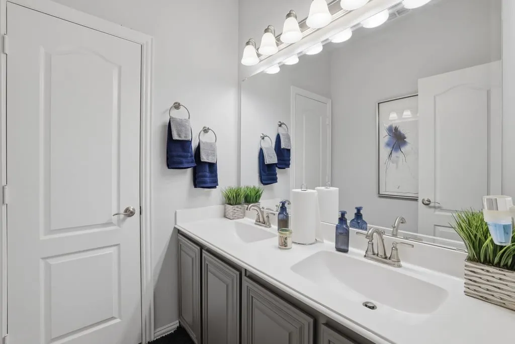 Single Family Residence For Sale in Denton County , 1720 Benny Lane, Little Elm, Texas 75068, 5 Bedrooms, 3 Bathrooms, 2 Garage spaces, 3,429 Sqft, built in 2021, Price $609,900, mls#21309845, Real Estate Agent in Little Elm, Homes For Sale in Denton county, Homes For Sale in Little Elm, Realtor in Little Elm Texas, Real Estate Brokerage Independent Realty Texas, Luminita Cordes Realtor