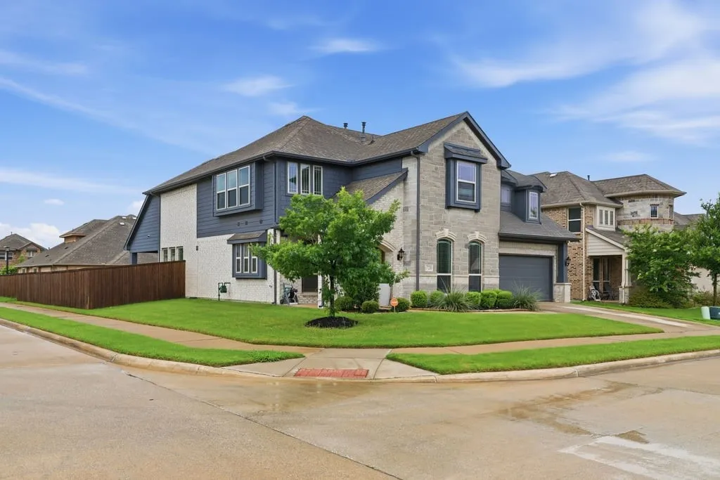 Single Family Residence For Sale in Denton County , 1720 Benny Lane, Little Elm, Texas 75068, 5 Bedrooms, 3 Bathrooms, 2 Garage spaces, 3,429 Sqft, built in 2021, Price $609,900, mls#21309845, Real Estate Agent in Little Elm, Homes For Sale in Denton county, Homes For Sale in Little Elm, Realtor in Little Elm Texas, Real Estate Brokerage Independent Realty Texas, Luminita Cordes Realtor