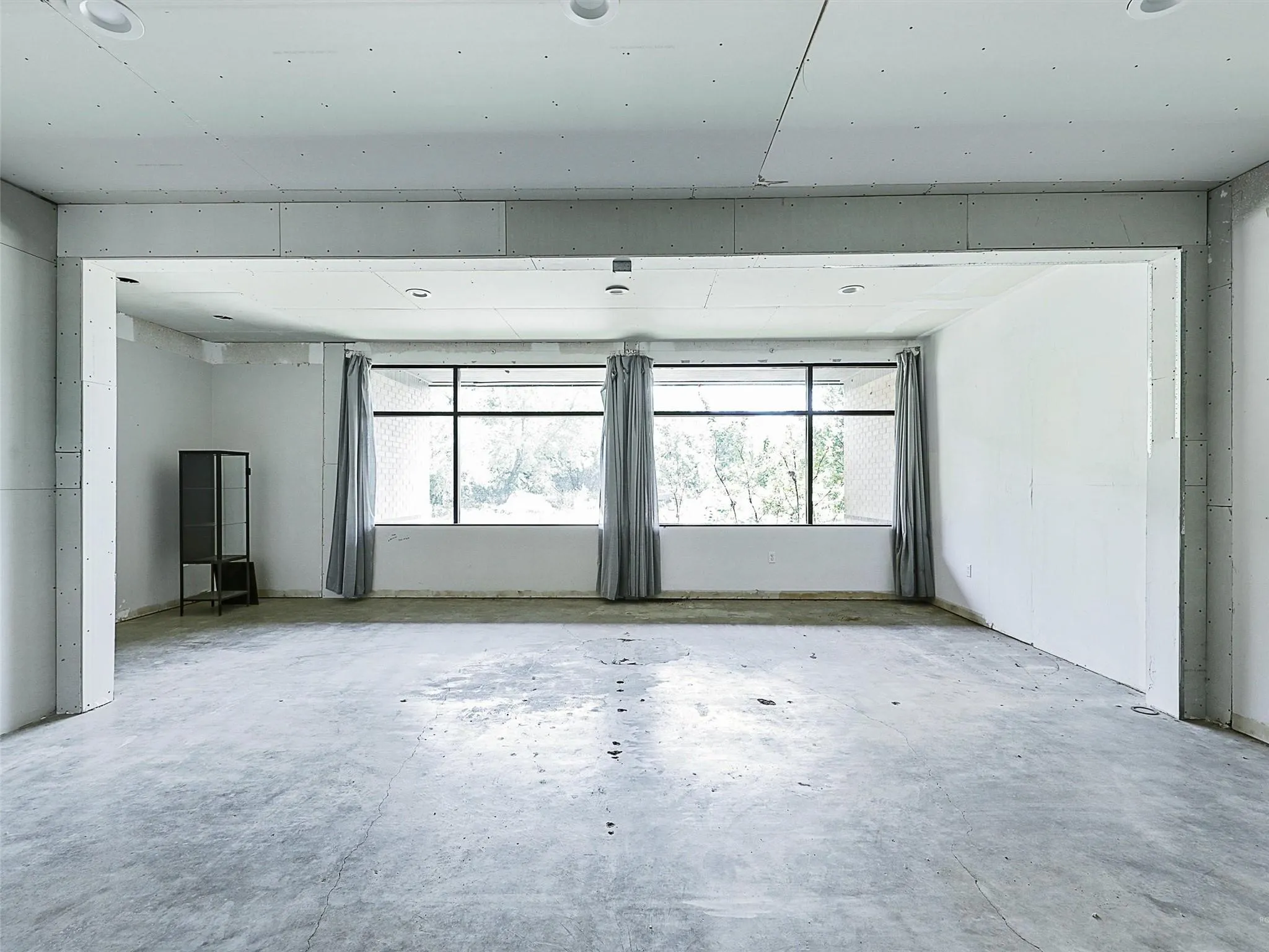 Office For Rent in Grayson County , 1331 Memorial Drive, Denison, Texas 75020, 0, 0, Garage spaces, 0 Sqft, built in 1992, mls#21313704, Real Estate Agent in Denison, Homes For Rent in Grayson county, Homes For Rent in Denison, Realtor in Denison Texas, Real Estate Brokerage Independent Realty Texas, Luminita Cordes Realtor