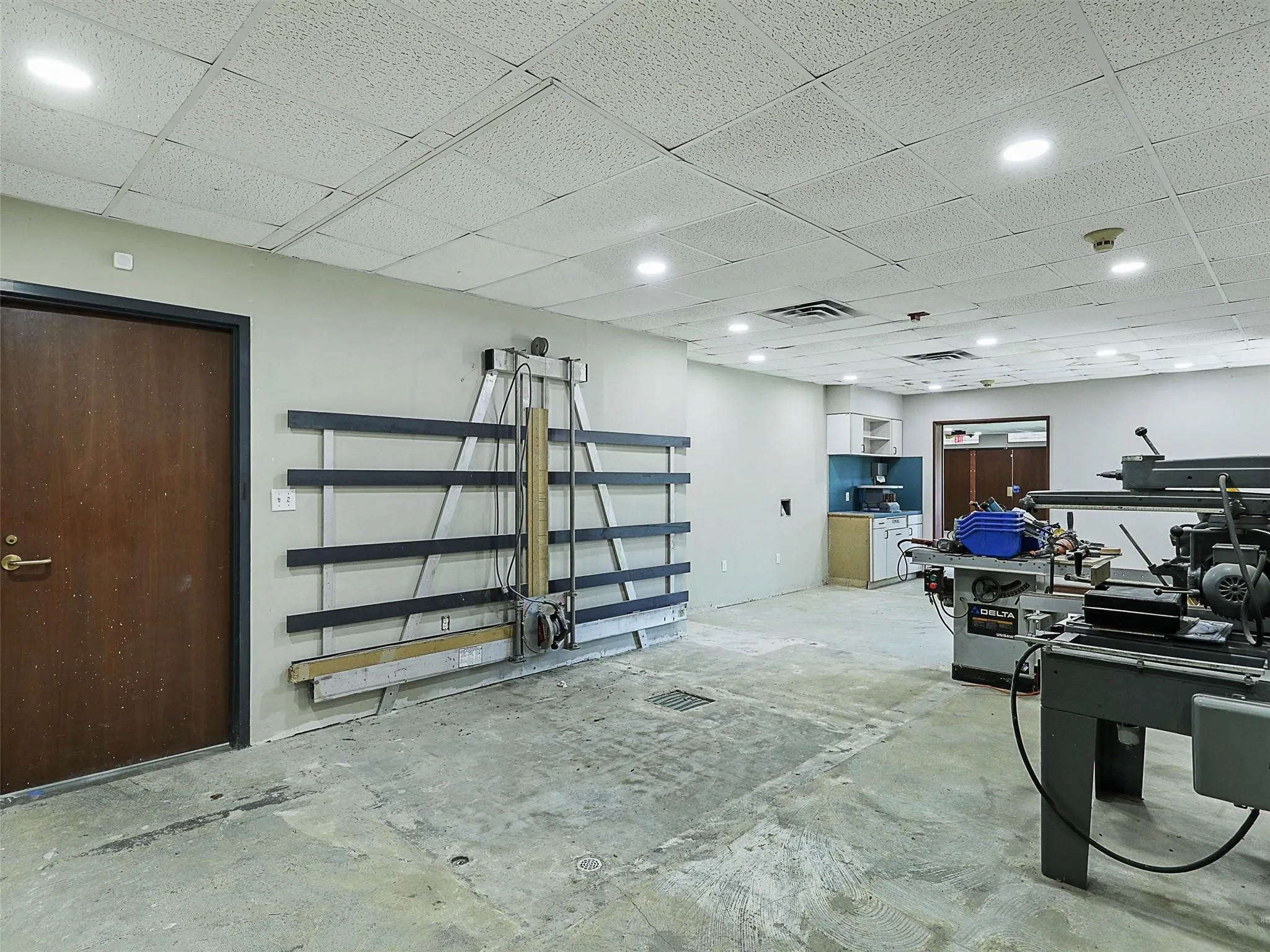 Office For Rent in Grayson County , 1331 Memorial Drive, Denison, Texas 75020, 0, 0, Garage spaces, 0 Sqft, built in 1992, mls#21313704, Real Estate Agent in Denison, Homes For Rent in Grayson county, Homes For Rent in Denison, Realtor in Denison Texas, Real Estate Brokerage Independent Realty Texas, Luminita Cordes Realtor