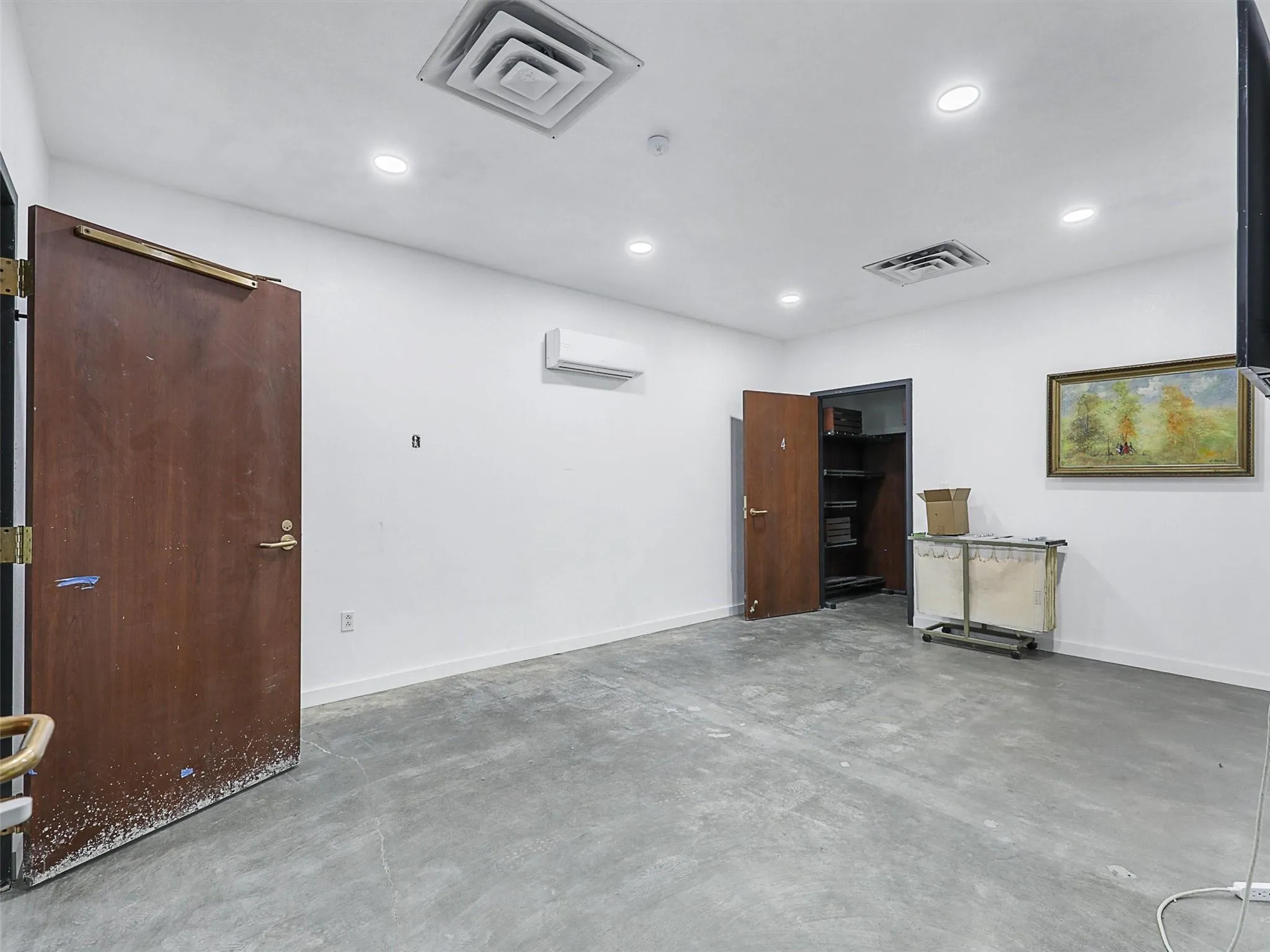Office For Rent in Grayson County , 1331 Memorial Drive, Denison, Texas 75020, 0, 0, Garage spaces, 0 Sqft, built in 1992, mls#21313704, Real Estate Agent in Denison, Homes For Rent in Grayson county, Homes For Rent in Denison, Realtor in Denison Texas, Real Estate Brokerage Independent Realty Texas, Luminita Cordes Realtor