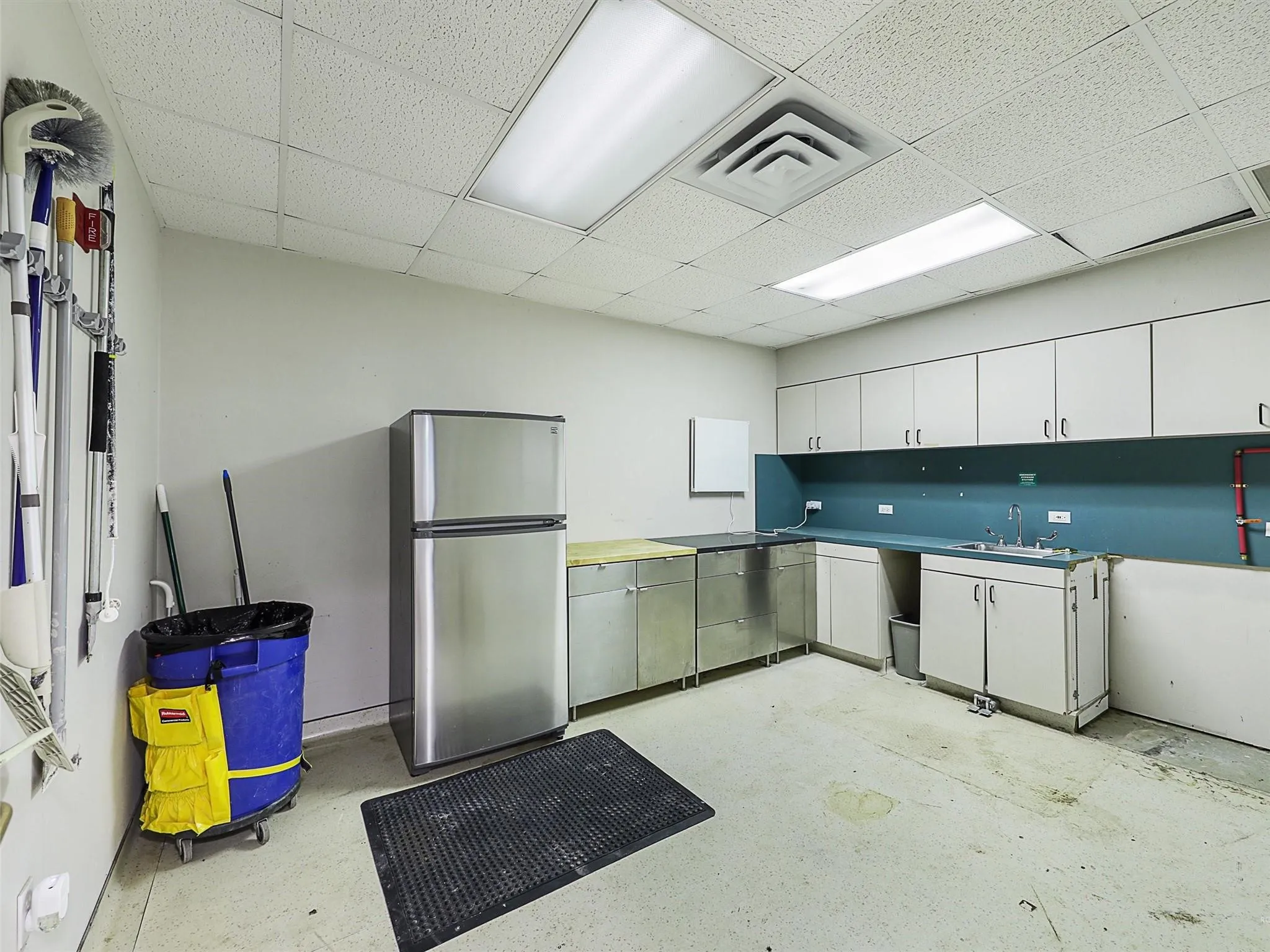 Office For Rent in Grayson County , 1331 Memorial Drive, Denison, Texas 75020, 0, 0, Garage spaces, 0 Sqft, built in 1992, mls#21313704, Real Estate Agent in Denison, Homes For Rent in Grayson county, Homes For Rent in Denison, Realtor in Denison Texas, Real Estate Brokerage Independent Realty Texas, Luminita Cordes Realtor