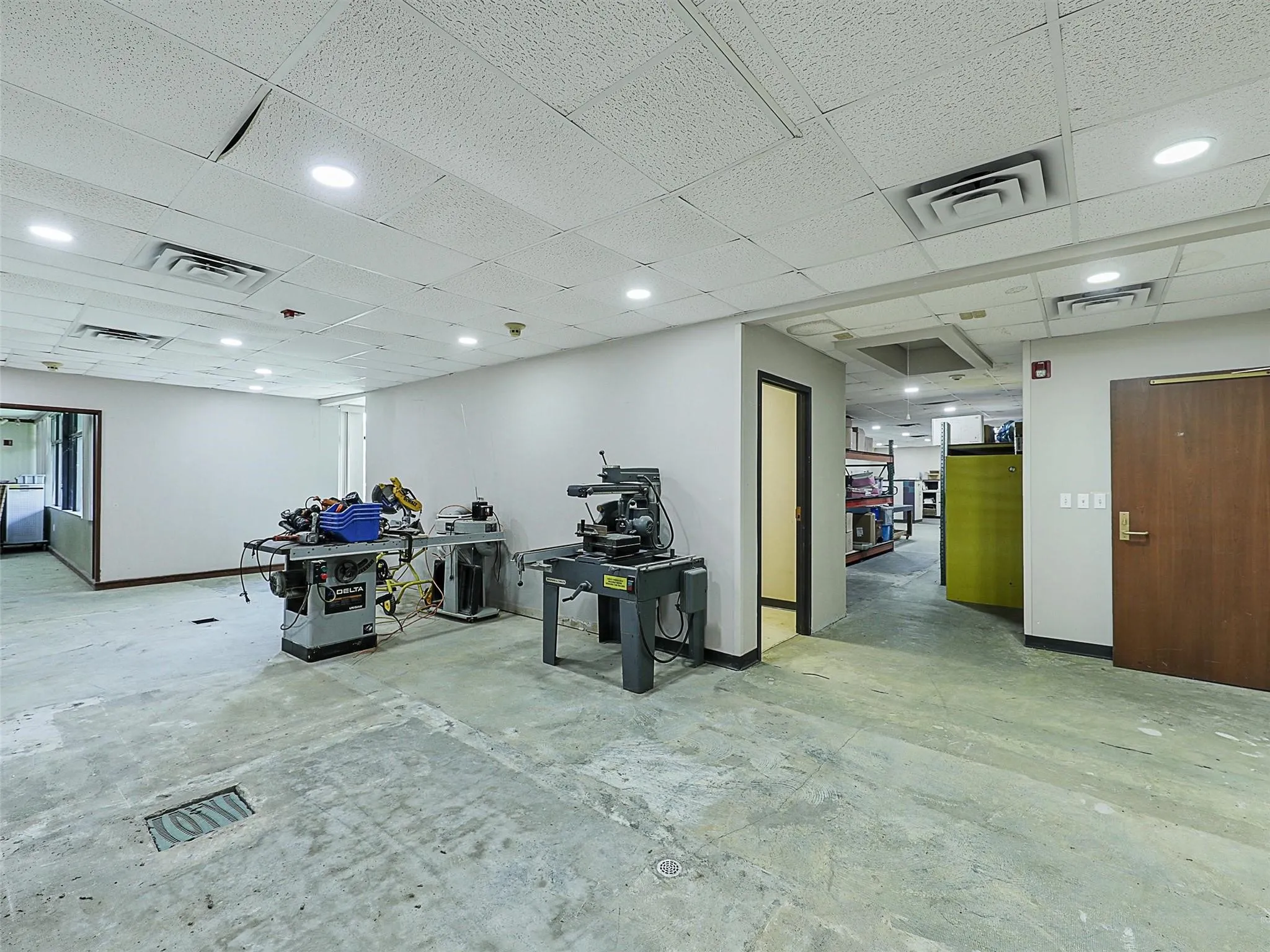 Office For Rent in Grayson County , 1331 Memorial Drive, Denison, Texas 75020, 0, 0, Garage spaces, 0 Sqft, built in 1992, mls#21313704, Real Estate Agent in Denison, Homes For Rent in Grayson county, Homes For Rent in Denison, Realtor in Denison Texas, Real Estate Brokerage Independent Realty Texas, Luminita Cordes Realtor