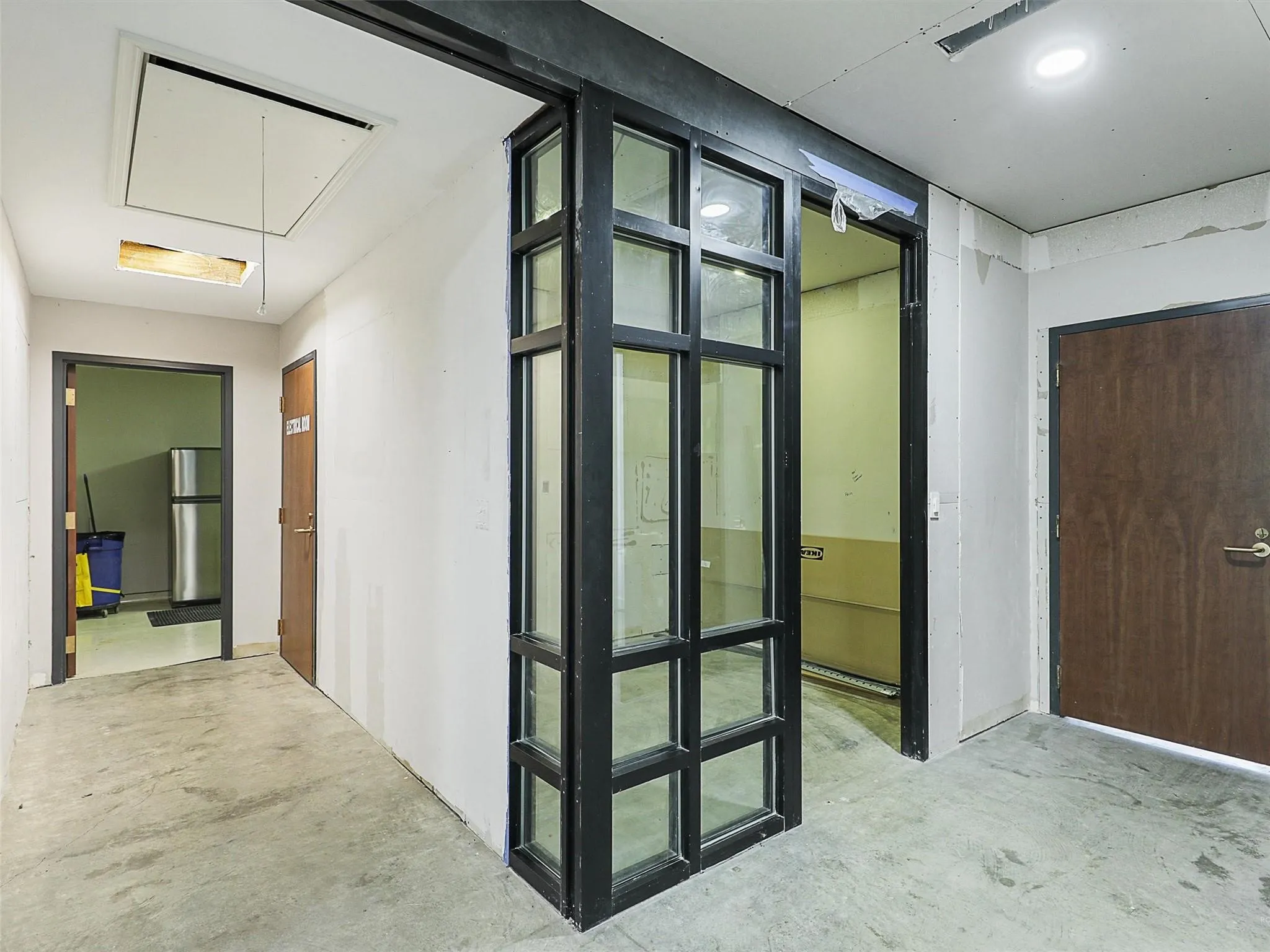 Office For Rent in Grayson County , 1331 Memorial Drive, Denison, Texas 75020, 0, 0, Garage spaces, 0 Sqft, built in 1992, mls#21313704, Real Estate Agent in Denison, Homes For Rent in Grayson county, Homes For Rent in Denison, Realtor in Denison Texas, Real Estate Brokerage Independent Realty Texas, Luminita Cordes Realtor