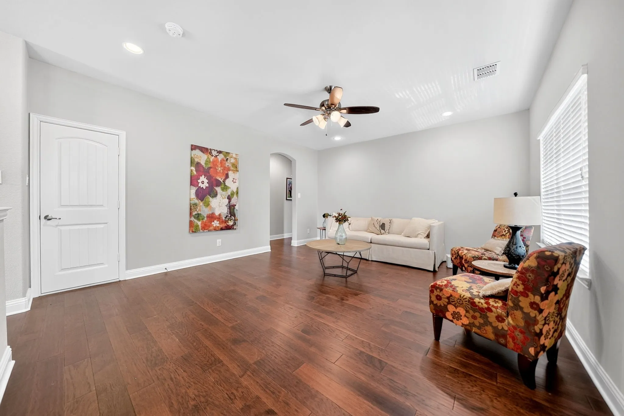 Single Family Residence For Sale in Rockwall County , 1327 Livorno Drive, Mclendon Chisholm, Texas 75032, 4 Bedroom, 4 Bathroom, 3 Garage spaces, 3,605 Sqft, built in 2015, mls#21313034, Real Estate Agent in Mclendon Chisholm, Homes For Sale in Rockwall county, Homes For Sale in Mclendon Chisholm, Realtor in Mclendon Chisholm Texas, Real Estate Brokerage Independent Realty Texas, Luminita Cordes Realtor