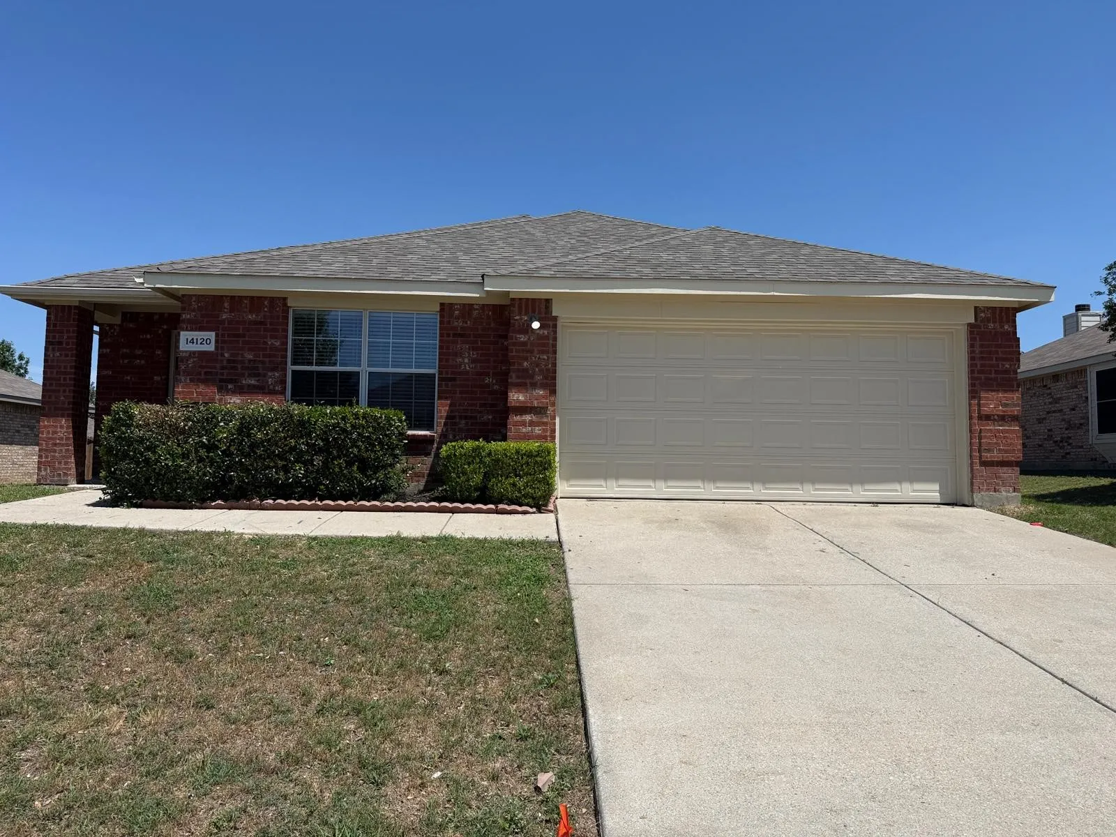 Single Family Residence For Sale in Tarrant County , 14120 Tanglebrush Trail, Fort Worth, Texas 76052, 4 Bedroom, 2 Bathroom, 2 Garage spaces, 2,139 Sqft, built in 2006, mls#21308035, Real Estate Agent in Fort Worth, Homes For Sale in Tarrant county, Homes For Sale in Fort Worth, Realtor in Fort Worth Texas, Real Estate Brokerage Independent Realty Texas, Luminita Cordes Realtor