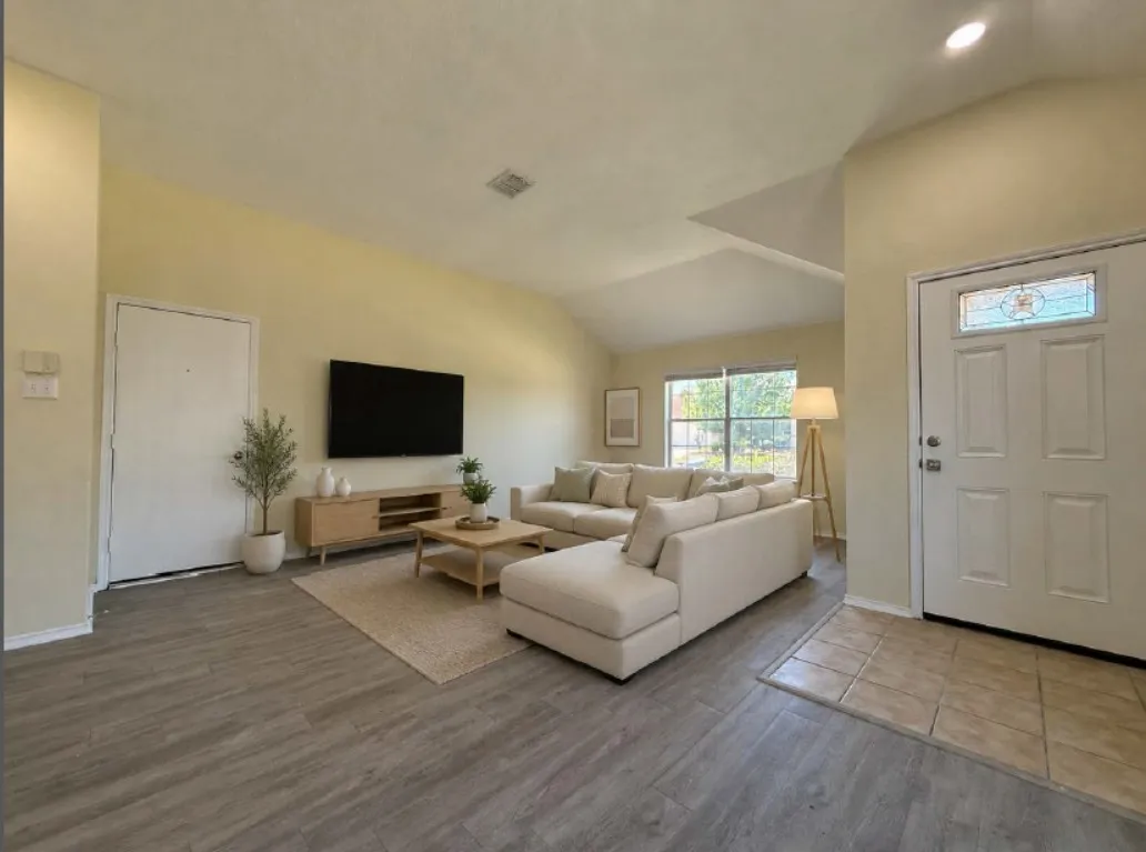 Single Family Residence For Sale in Tarrant County , 14120 Tanglebrush Trail, Fort Worth, Texas 76052, 4 Bedroom, 2 Bathroom, 2 Garage spaces, 2,139 Sqft, built in 2006, mls#21308035, Real Estate Agent in Fort Worth, Homes For Sale in Tarrant county, Homes For Sale in Fort Worth, Realtor in Fort Worth Texas, Real Estate Brokerage Independent Realty Texas, Luminita Cordes Realtor
