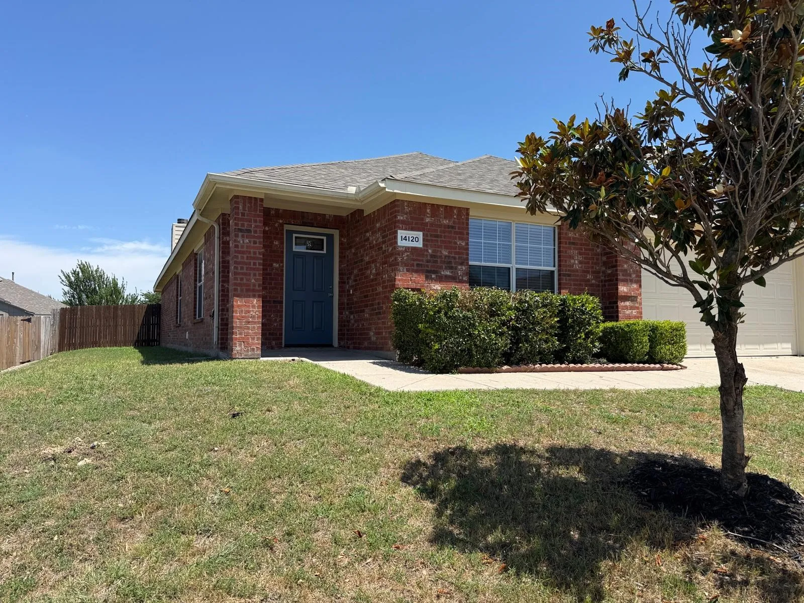 Single Family Residence For Sale in Tarrant County , 14120 Tanglebrush Trail, Fort Worth, Texas 76052, 4 Bedroom, 2 Bathroom, 2 Garage spaces, 2,139 Sqft, built in 2006, mls#21308035, Real Estate Agent in Fort Worth, Homes For Sale in Tarrant county, Homes For Sale in Fort Worth, Realtor in Fort Worth Texas, Real Estate Brokerage Independent Realty Texas, Luminita Cordes Realtor