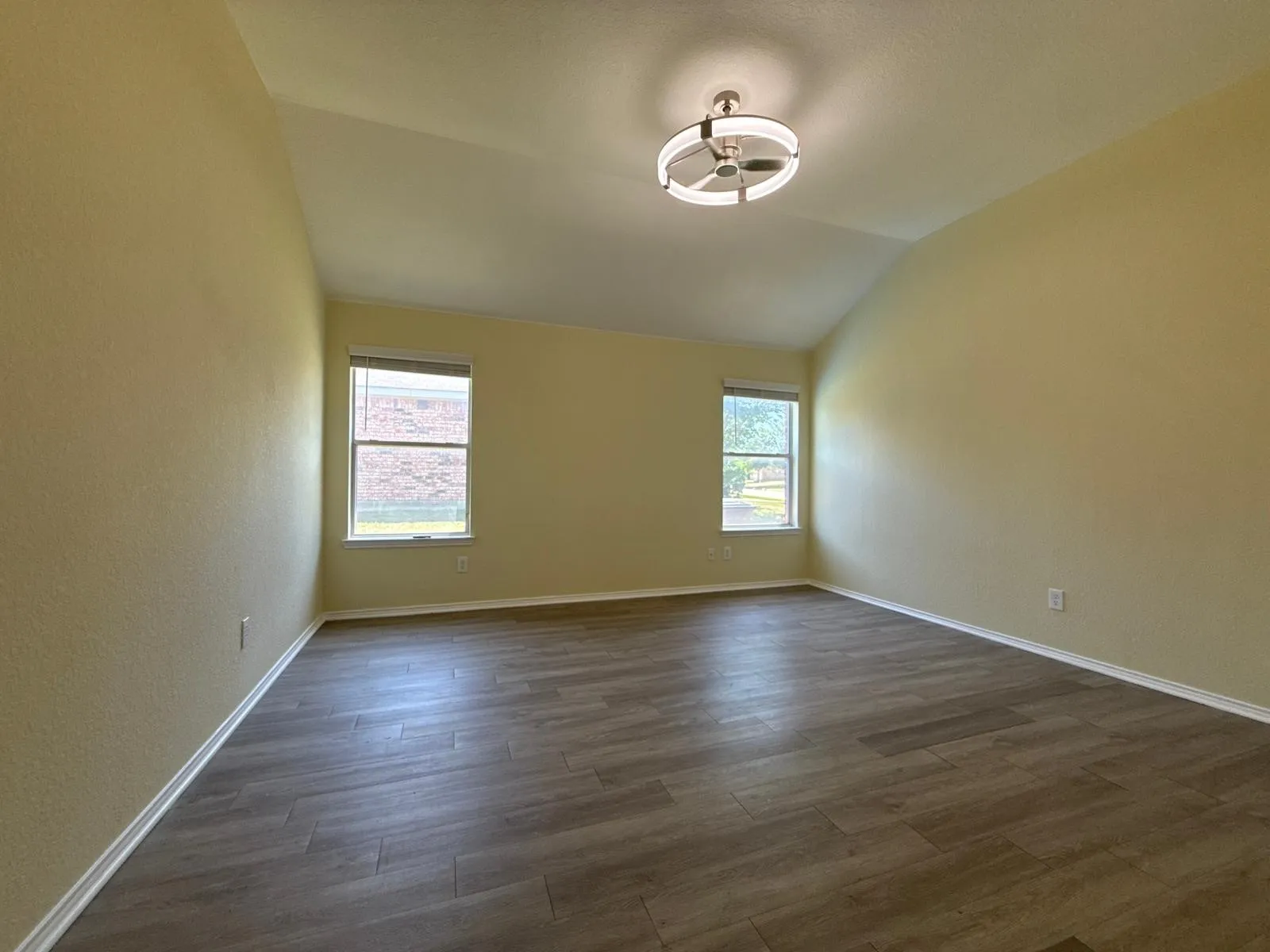 Single Family Residence For Sale in Tarrant County , 14120 Tanglebrush Trail, Fort Worth, Texas 76052, 4 Bedroom, 2 Bathroom, 2 Garage spaces, 2,139 Sqft, built in 2006, mls#21308035, Real Estate Agent in Fort Worth, Homes For Sale in Tarrant county, Homes For Sale in Fort Worth, Realtor in Fort Worth Texas, Real Estate Brokerage Independent Realty Texas, Luminita Cordes Realtor