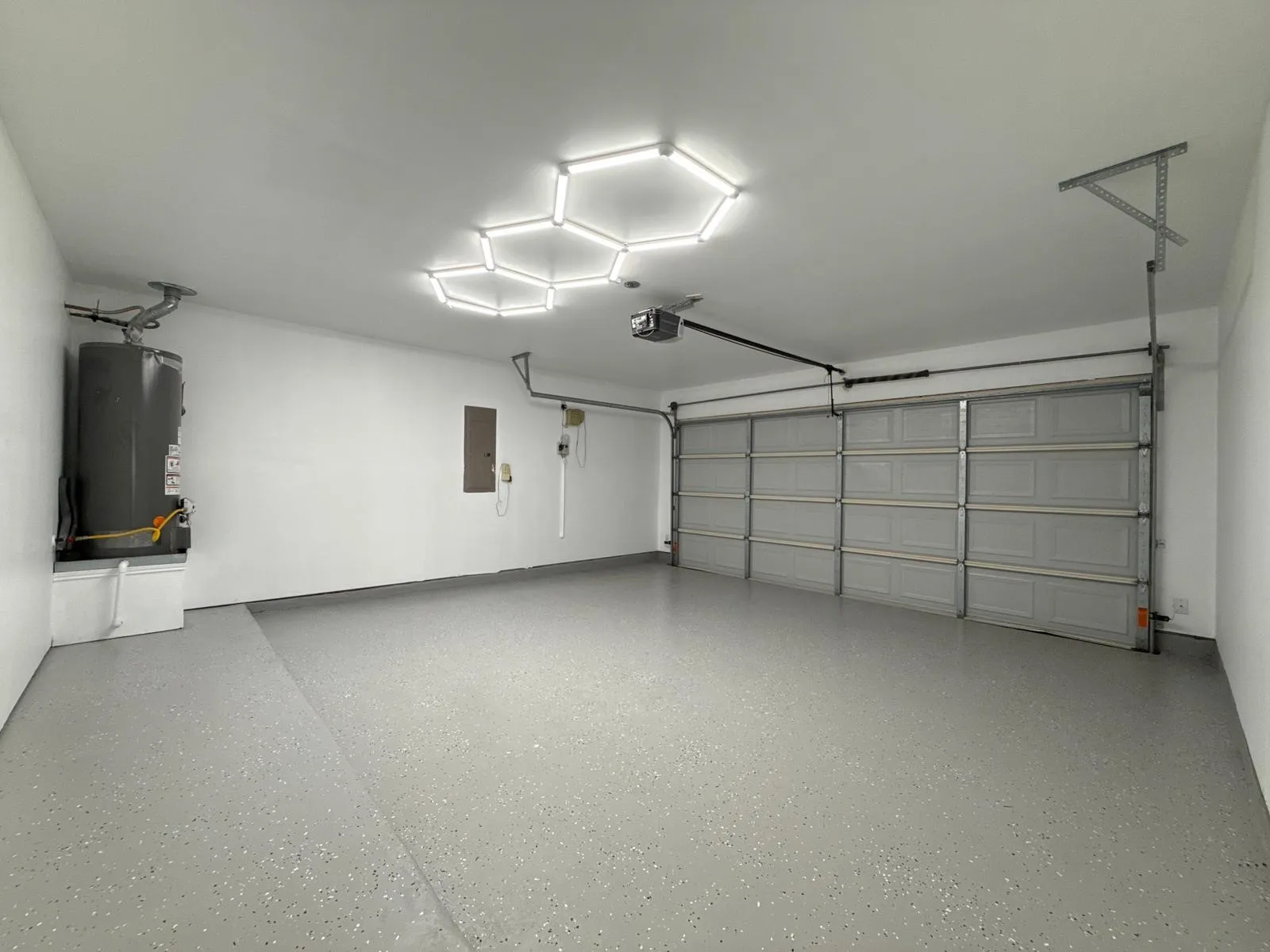 Single Family Residence For Sale in Tarrant County , 14120 Tanglebrush Trail, Fort Worth, Texas 76052, 4 Bedroom, 2 Bathroom, 2 Garage spaces, 2,139 Sqft, built in 2006, mls#21308035, Real Estate Agent in Fort Worth, Homes For Sale in Tarrant county, Homes For Sale in Fort Worth, Realtor in Fort Worth Texas, Real Estate Brokerage Independent Realty Texas, Luminita Cordes Realtor