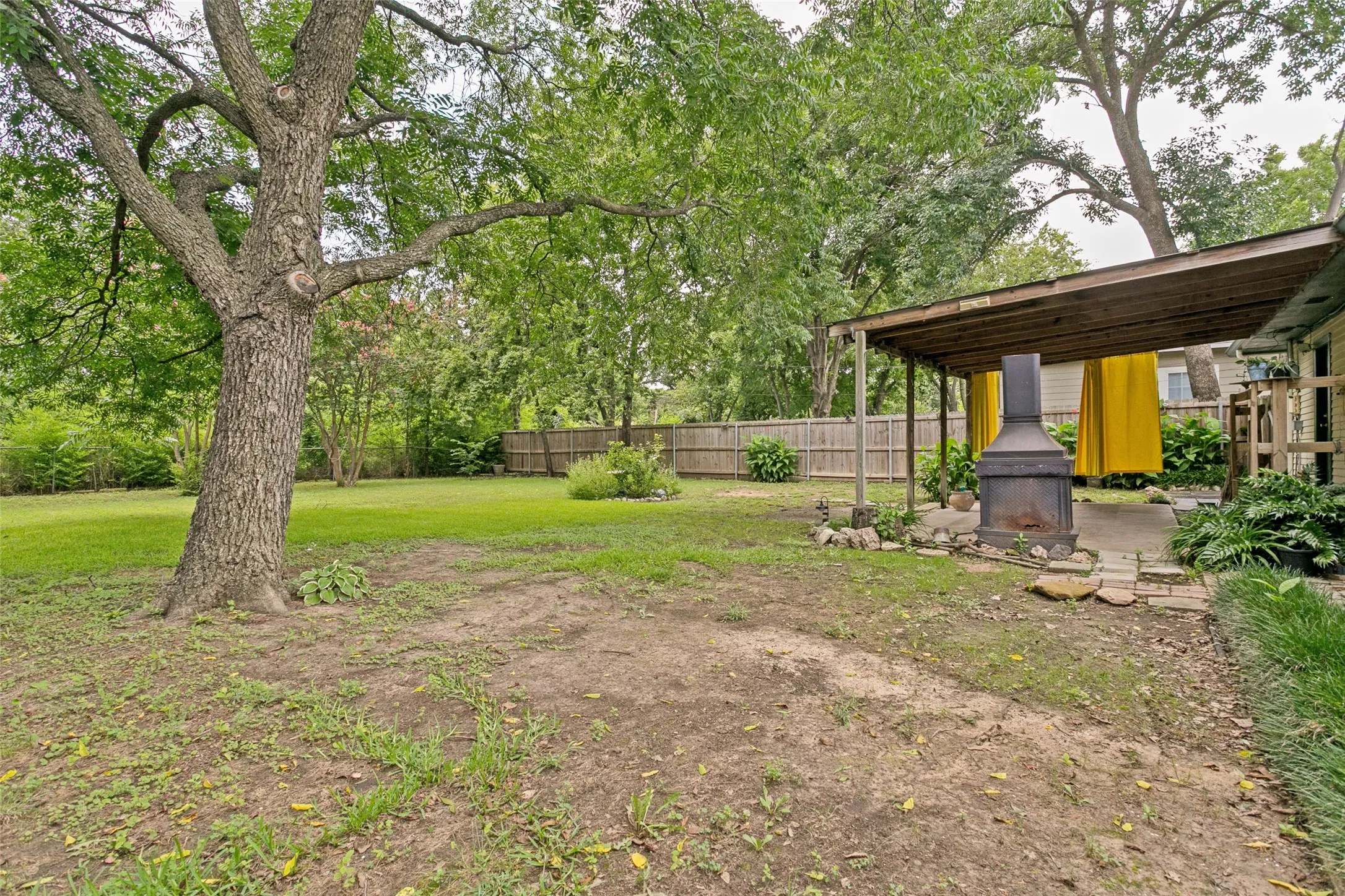 Large well manicured back yard
