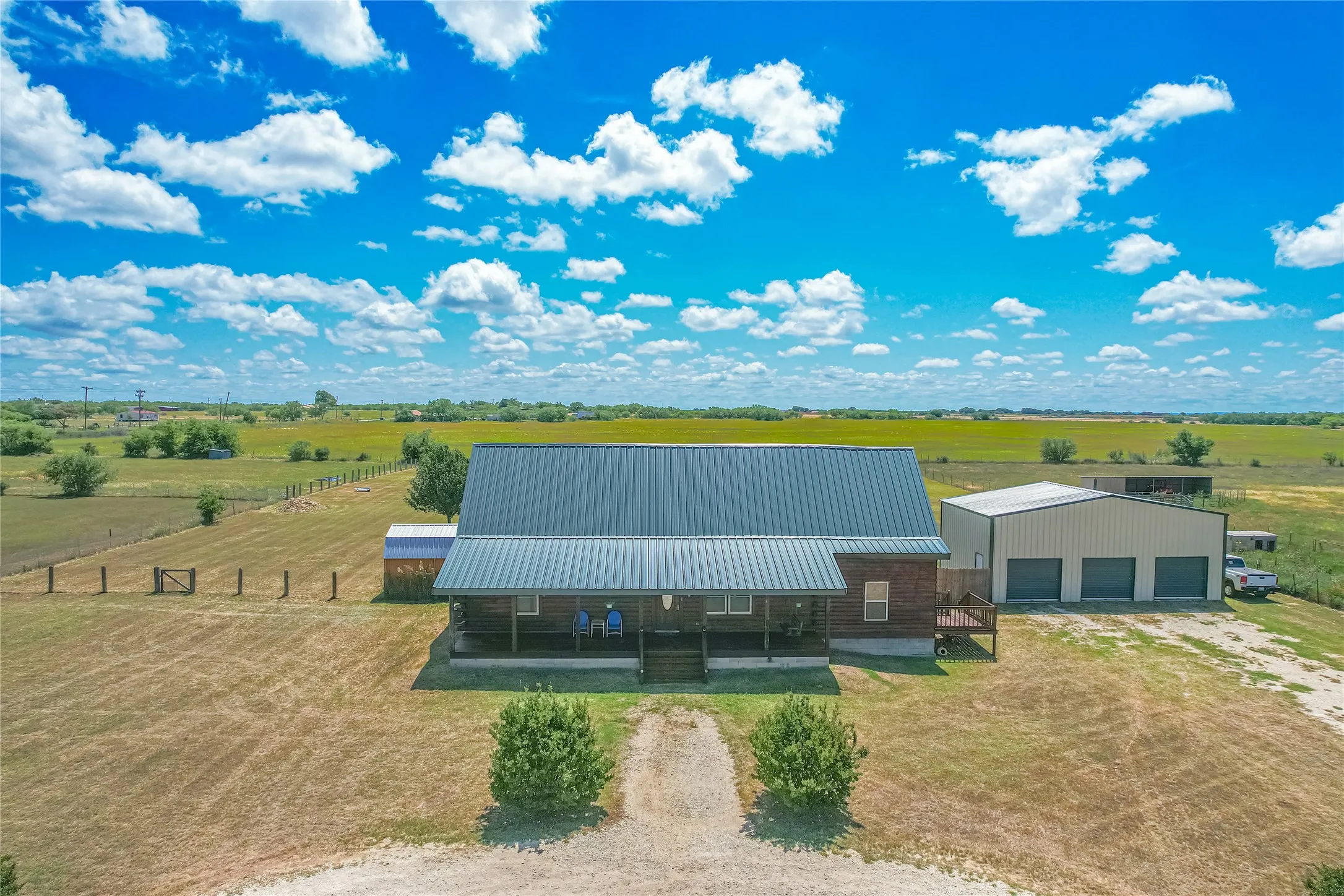 Single Family Residence For Sale in Callahan County , 5074 Fm 603, Clyde, Texas 79510, 4 Bedroom, 3 Bathroom, Garage spaces, 2,700 Sqft, built in 2009, mls#21308243, Real Estate Agent in Clyde, Homes For Sale in Callahan county, Homes For Sale in Clyde, Realtor in Clyde Texas, Real Estate Brokerage Independent Realty Texas, Luminita Cordes Realtor