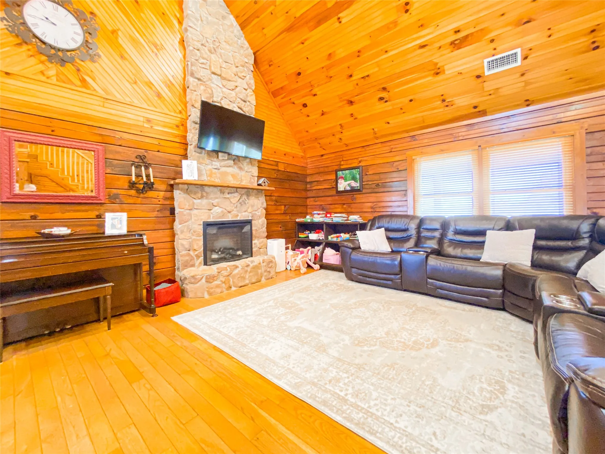 Single Family Residence For Sale in Callahan County , 5074 Fm 603, Clyde, Texas 79510, 4 Bedroom, 3 Bathroom, Garage spaces, 2,700 Sqft, built in 2009, mls#21308243, Real Estate Agent in Clyde, Homes For Sale in Callahan county, Homes For Sale in Clyde, Realtor in Clyde Texas, Real Estate Brokerage Independent Realty Texas, Luminita Cordes Realtor