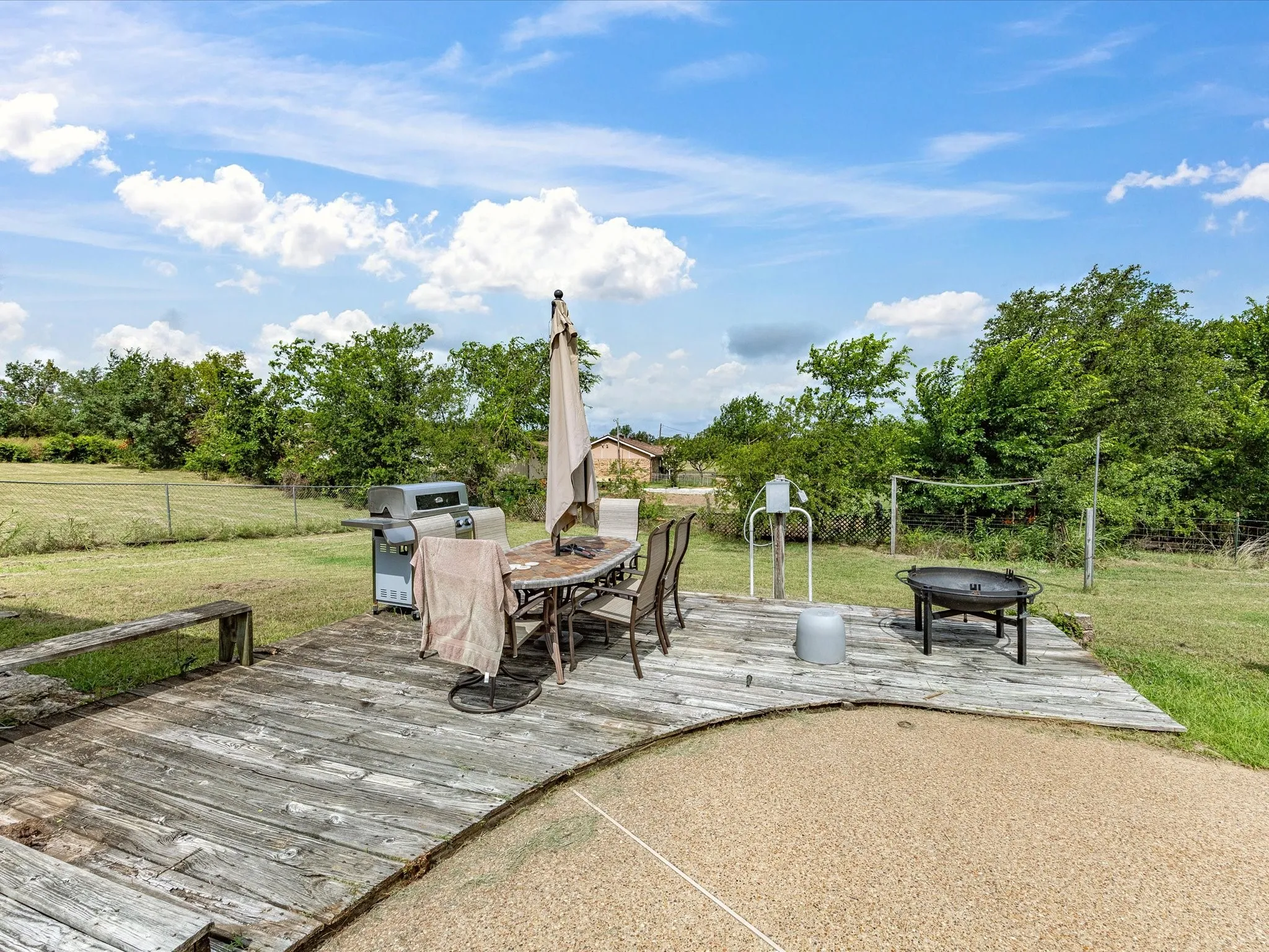 Single Family Residence For Sale in Parker County , 704 Land Of Goshen Drive, Springtown, Texas 76082, 3 Bedrooms, 2 Bathrooms, 2 Garage spaces, 1,520 Sqft, built in 1983, Price $379,989, mls#21313324, Real Estate Agent in Springtown, Homes For Sale in Parker county, Homes For Sale in Springtown, Realtor in Springtown Texas, Real Estate Brokerage Independent Realty Texas, Luminita Cordes Realtor