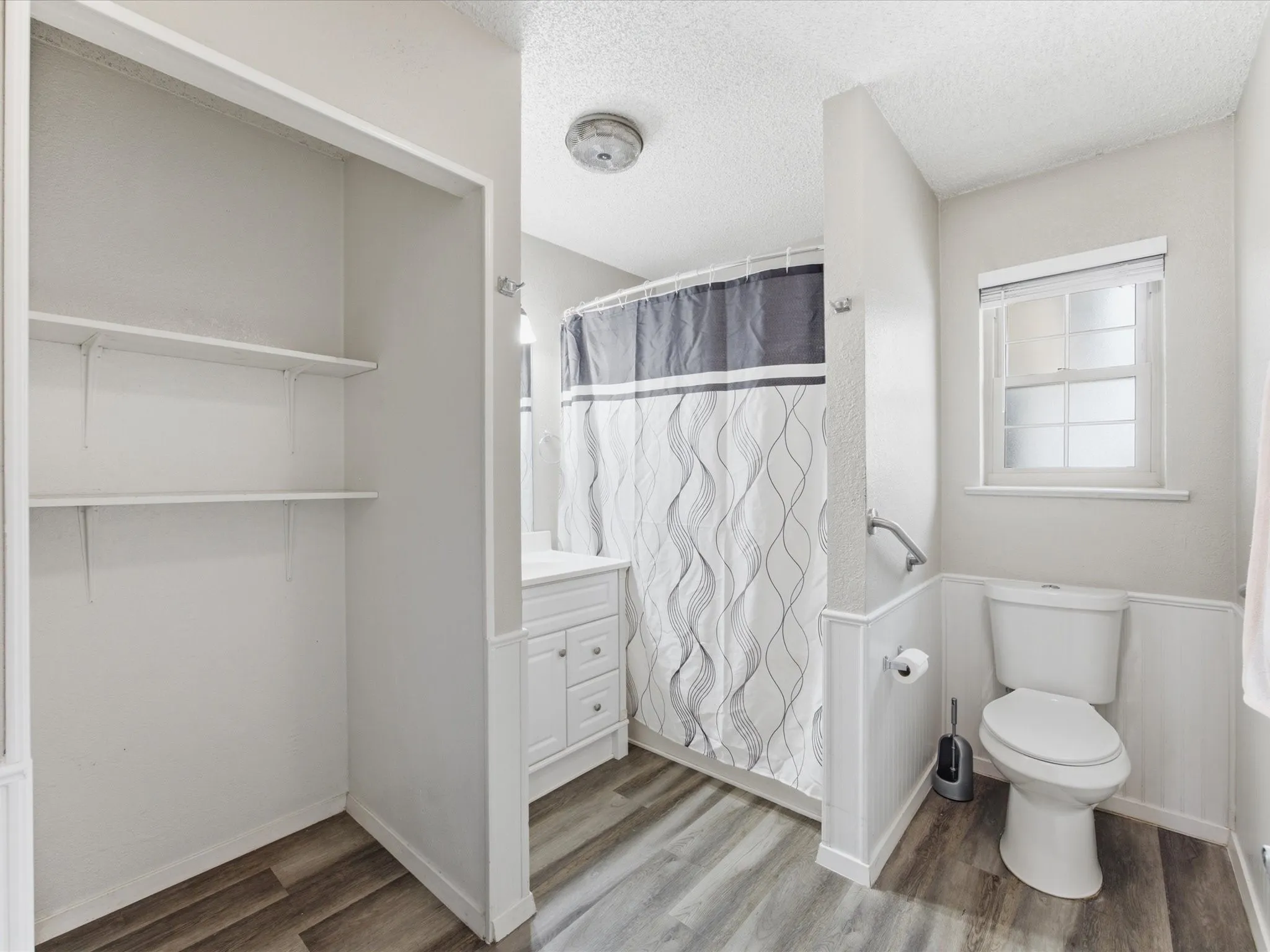 Single Family Residence For Sale in Parker County , 704 Land Of Goshen Drive, Springtown, Texas 76082, 3 Bedrooms, 2 Bathrooms, 2 Garage spaces, 1,520 Sqft, built in 1983, Price $379,989, mls#21313324, Real Estate Agent in Springtown, Homes For Sale in Parker county, Homes For Sale in Springtown, Realtor in Springtown Texas, Real Estate Brokerage Independent Realty Texas, Luminita Cordes Realtor