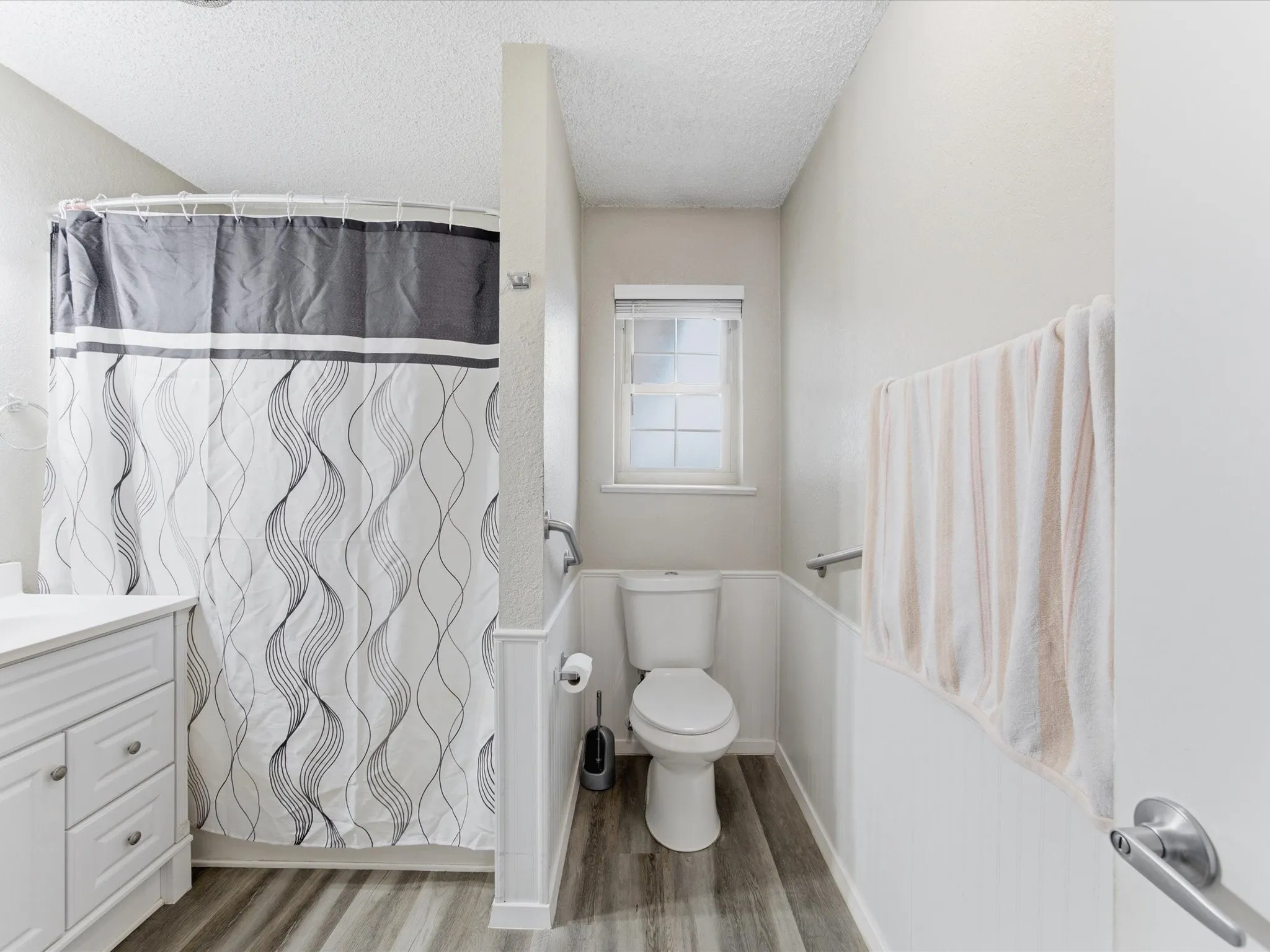Single Family Residence For Sale in Parker County , 704 Land Of Goshen Drive, Springtown, Texas 76082, 3 Bedrooms, 2 Bathrooms, 2 Garage spaces, 1,520 Sqft, built in 1983, Price $379,989, mls#21313324, Real Estate Agent in Springtown, Homes For Sale in Parker county, Homes For Sale in Springtown, Realtor in Springtown Texas, Real Estate Brokerage Independent Realty Texas, Luminita Cordes Realtor
