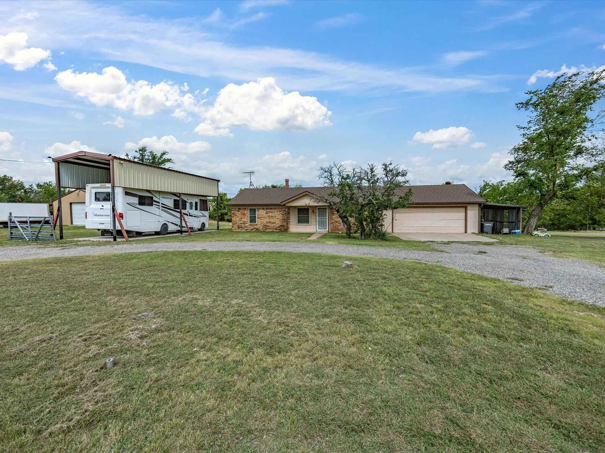 Single Family Residence For Sale in Parker County , 704 Land Of Goshen Drive, Springtown, Texas 76082, 3 Bedrooms, 2 Bathrooms, 2 Garage spaces, 1,520 Sqft, built in 1983, Price $379,989, mls#21313324, Real Estate Agent in Springtown, Homes For Sale in Parker county, Homes For Sale in Springtown, Realtor in Springtown Texas, Real Estate Brokerage Independent Realty Texas, Luminita Cordes Realtor
