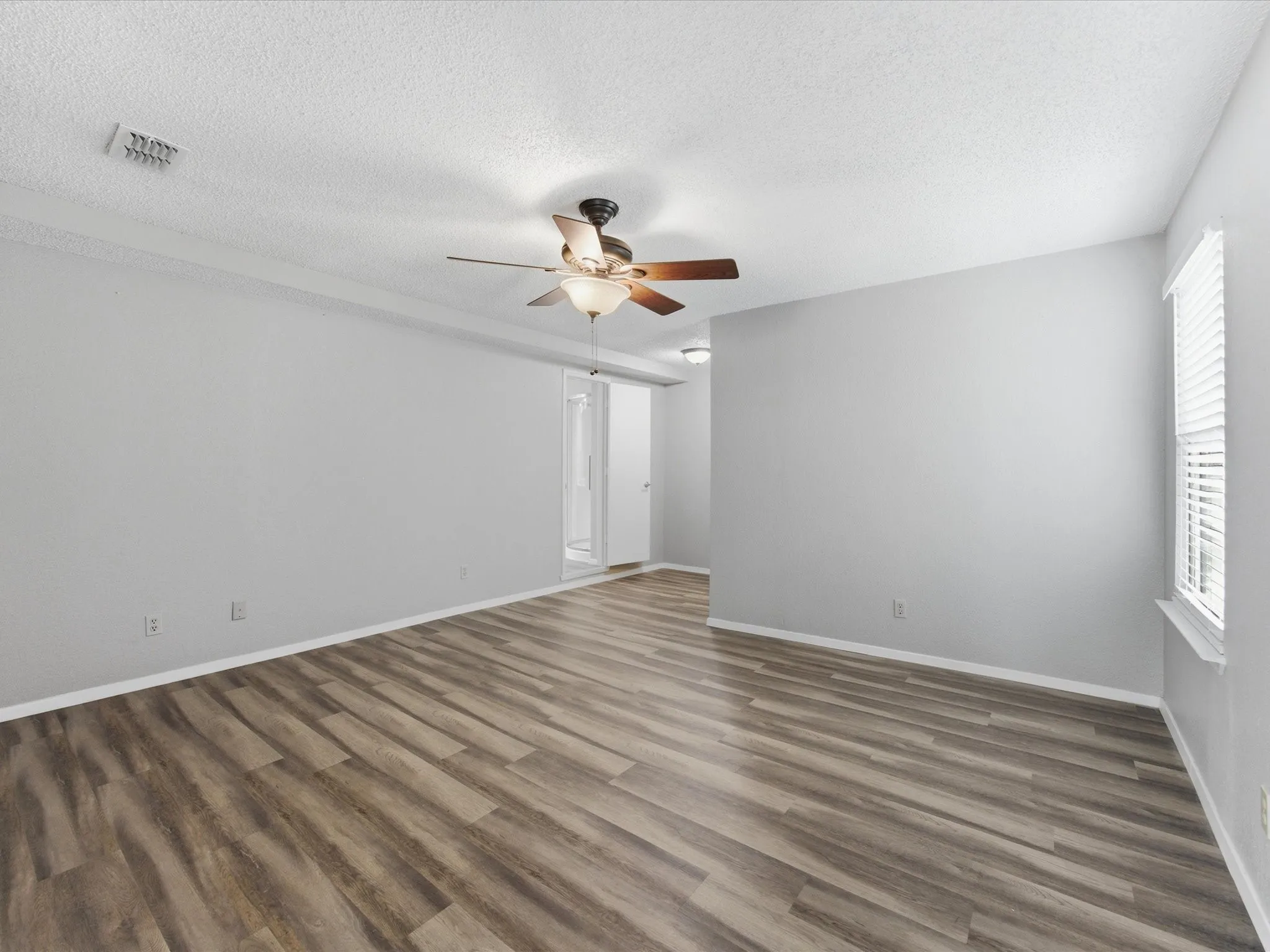 Single Family Residence For Sale in Parker County , 704 Land Of Goshen Drive, Springtown, Texas 76082, 3 Bedrooms, 2 Bathrooms, 2 Garage spaces, 1,520 Sqft, built in 1983, Price $379,989, mls#21313324, Real Estate Agent in Springtown, Homes For Sale in Parker county, Homes For Sale in Springtown, Realtor in Springtown Texas, Real Estate Brokerage Independent Realty Texas, Luminita Cordes Realtor