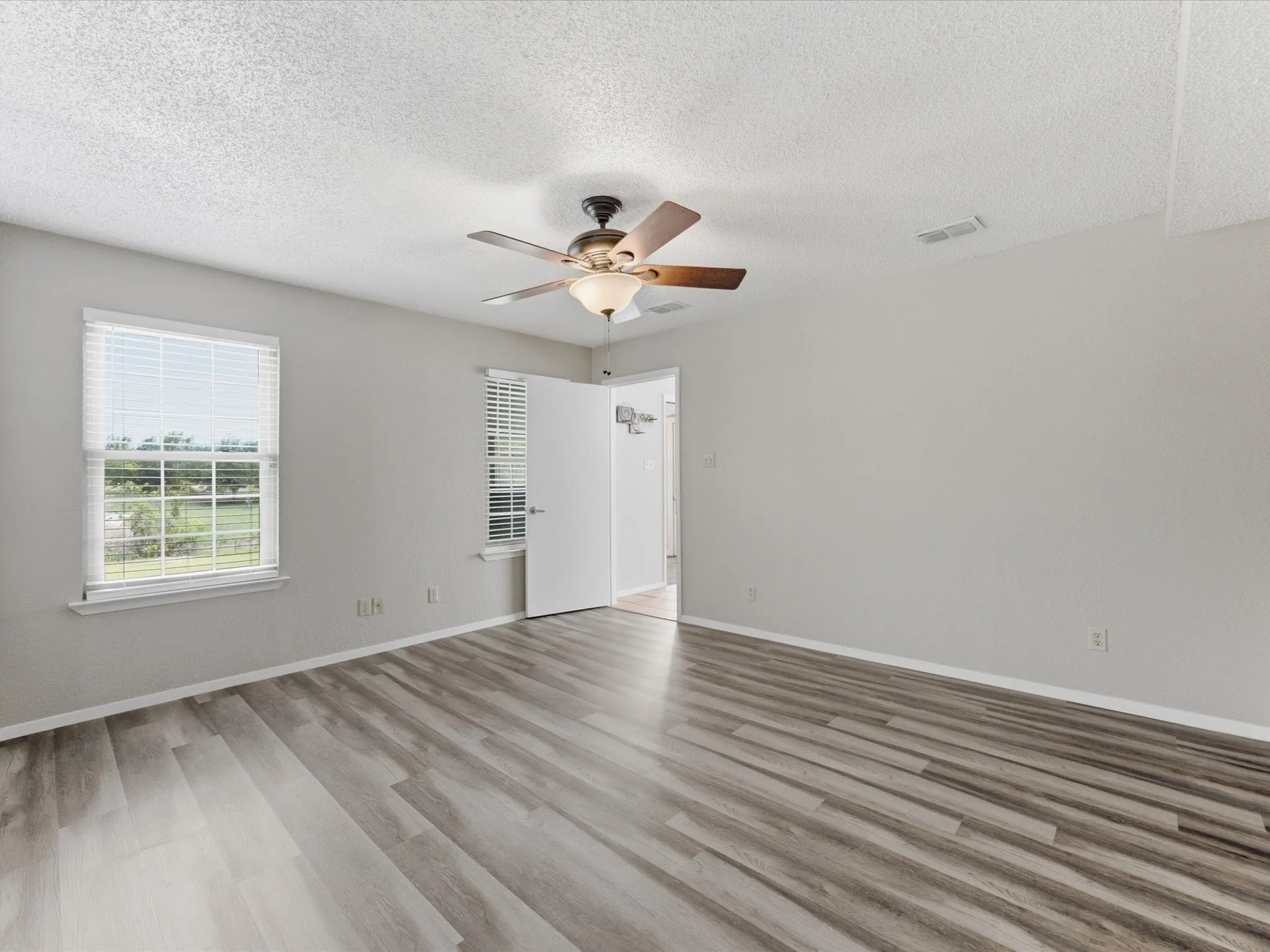 Single Family Residence For Sale in Parker County , 704 Land Of Goshen Drive, Springtown, Texas 76082, 3 Bedrooms, 2 Bathrooms, 2 Garage spaces, 1,520 Sqft, built in 1983, Price $379,989, mls#21313324, Real Estate Agent in Springtown, Homes For Sale in Parker county, Homes For Sale in Springtown, Realtor in Springtown Texas, Real Estate Brokerage Independent Realty Texas, Luminita Cordes Realtor