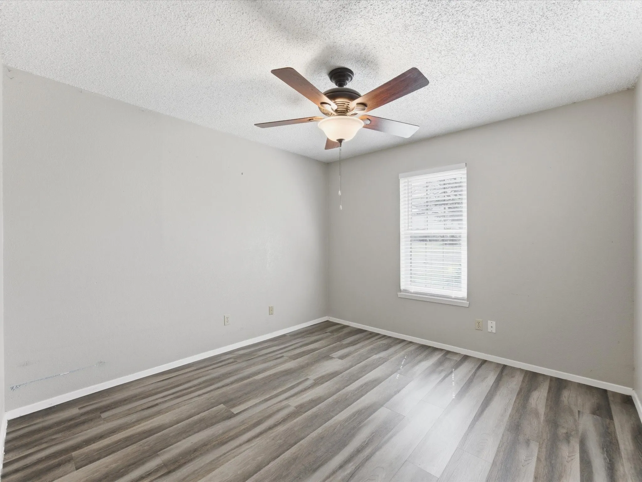 Single Family Residence For Sale in Parker County , 704 Land Of Goshen Drive, Springtown, Texas 76082, 3 Bedrooms, 2 Bathrooms, 2 Garage spaces, 1,520 Sqft, built in 1983, Price $379,989, mls#21313324, Real Estate Agent in Springtown, Homes For Sale in Parker county, Homes For Sale in Springtown, Realtor in Springtown Texas, Real Estate Brokerage Independent Realty Texas, Luminita Cordes Realtor