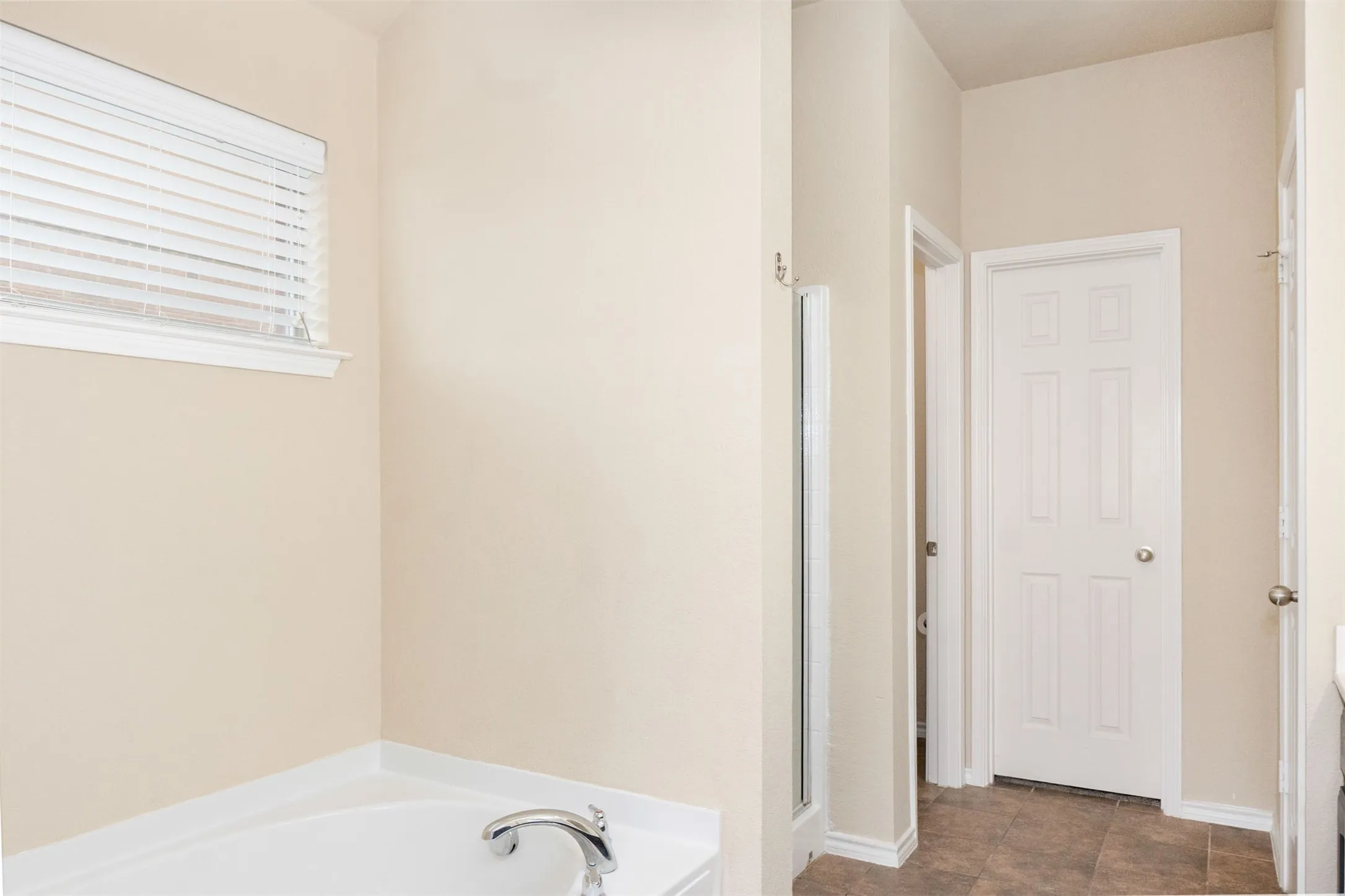 Single Family Residence For Sale in Tarrant County , 4117 Tiburon Street, Fort Worth, Texas 76106, 4 Bedroom, 3 Bathroom, 2 Garage spaces, 2,863 Sqft, built in 2013, mls#21313510, Real Estate Agent in Fort Worth, Homes For Sale in Tarrant county, Homes For Sale in Fort Worth, Realtor in Fort Worth Texas, Real Estate Brokerage Independent Realty Texas, Luminita Cordes Realtor