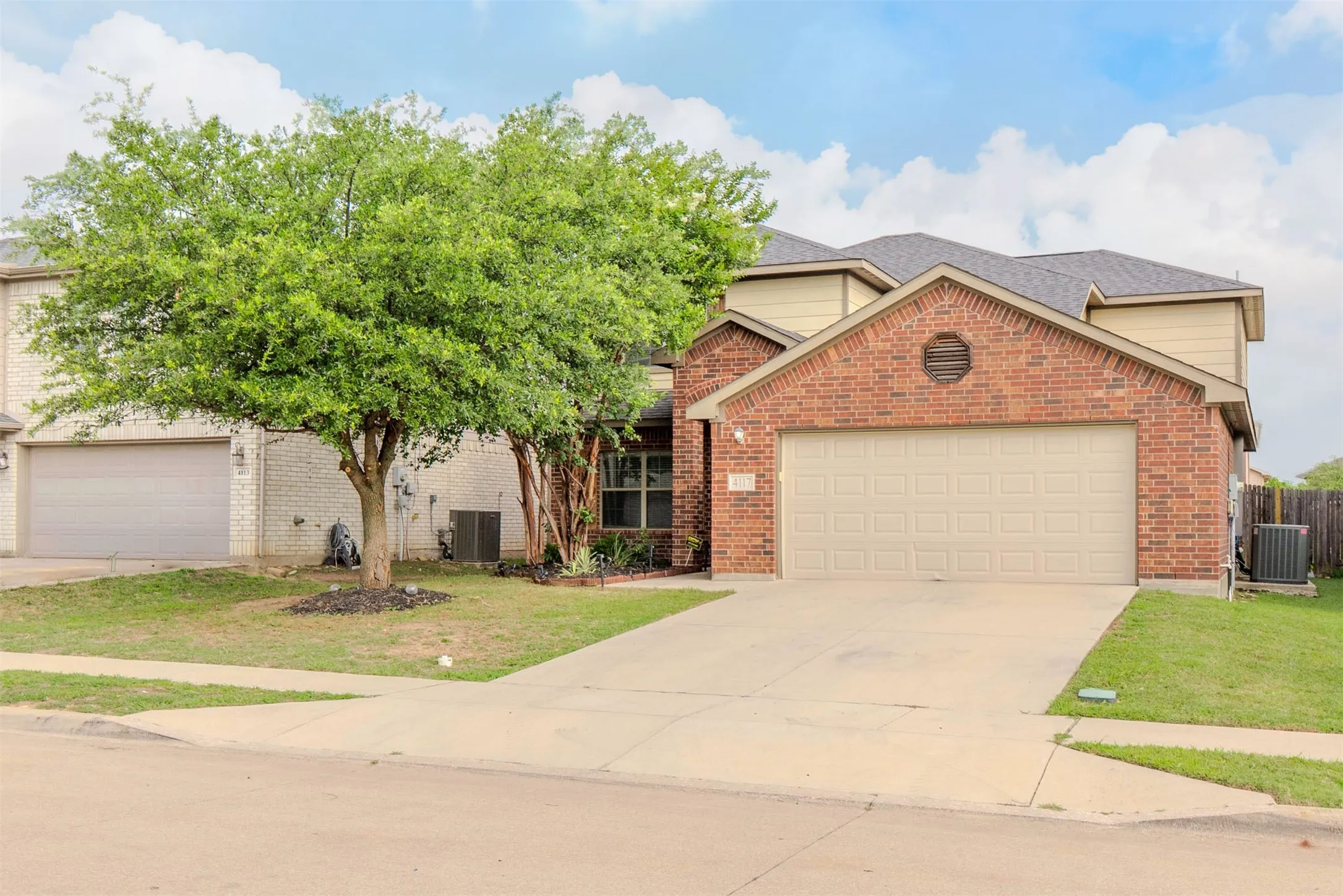 Single Family Residence For Sale in Tarrant County , 4117 Tiburon Street, Fort Worth, Texas 76106, 4 Bedroom, 3 Bathroom, 2 Garage spaces, 2,863 Sqft, built in 2013, mls#21313510, Real Estate Agent in Fort Worth, Homes For Sale in Tarrant county, Homes For Sale in Fort Worth, Realtor in Fort Worth Texas, Real Estate Brokerage Independent Realty Texas, Luminita Cordes Realtor