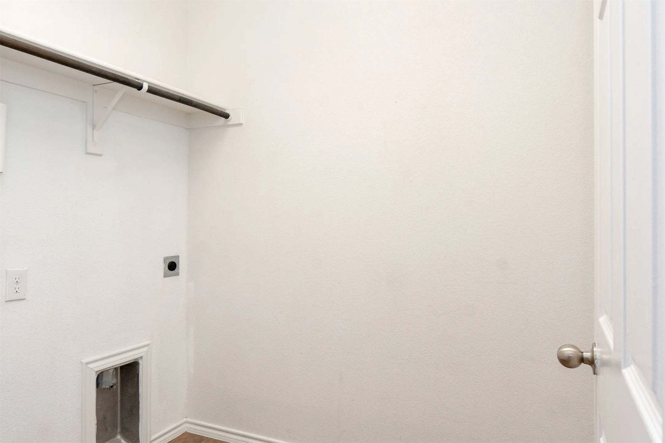 Single Family Residence For Sale in Tarrant County , 4117 Tiburon Street, Fort Worth, Texas 76106, 4 Bedroom, 3 Bathroom, 2 Garage spaces, 2,863 Sqft, built in 2013, mls#21313510, Real Estate Agent in Fort Worth, Homes For Sale in Tarrant county, Homes For Sale in Fort Worth, Realtor in Fort Worth Texas, Real Estate Brokerage Independent Realty Texas, Luminita Cordes Realtor
