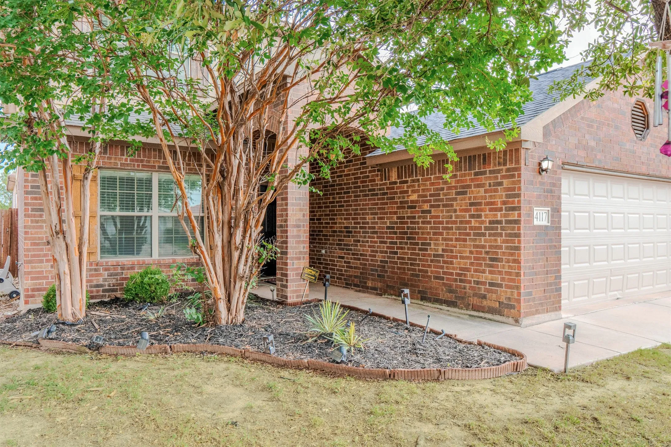 Single Family Residence For Sale in Tarrant County , 4117 Tiburon Street, Fort Worth, Texas 76106, 4 Bedroom, 3 Bathroom, 2 Garage spaces, 2,863 Sqft, built in 2013, mls#21313510, Real Estate Agent in Fort Worth, Homes For Sale in Tarrant county, Homes For Sale in Fort Worth, Realtor in Fort Worth Texas, Real Estate Brokerage Independent Realty Texas, Luminita Cordes Realtor