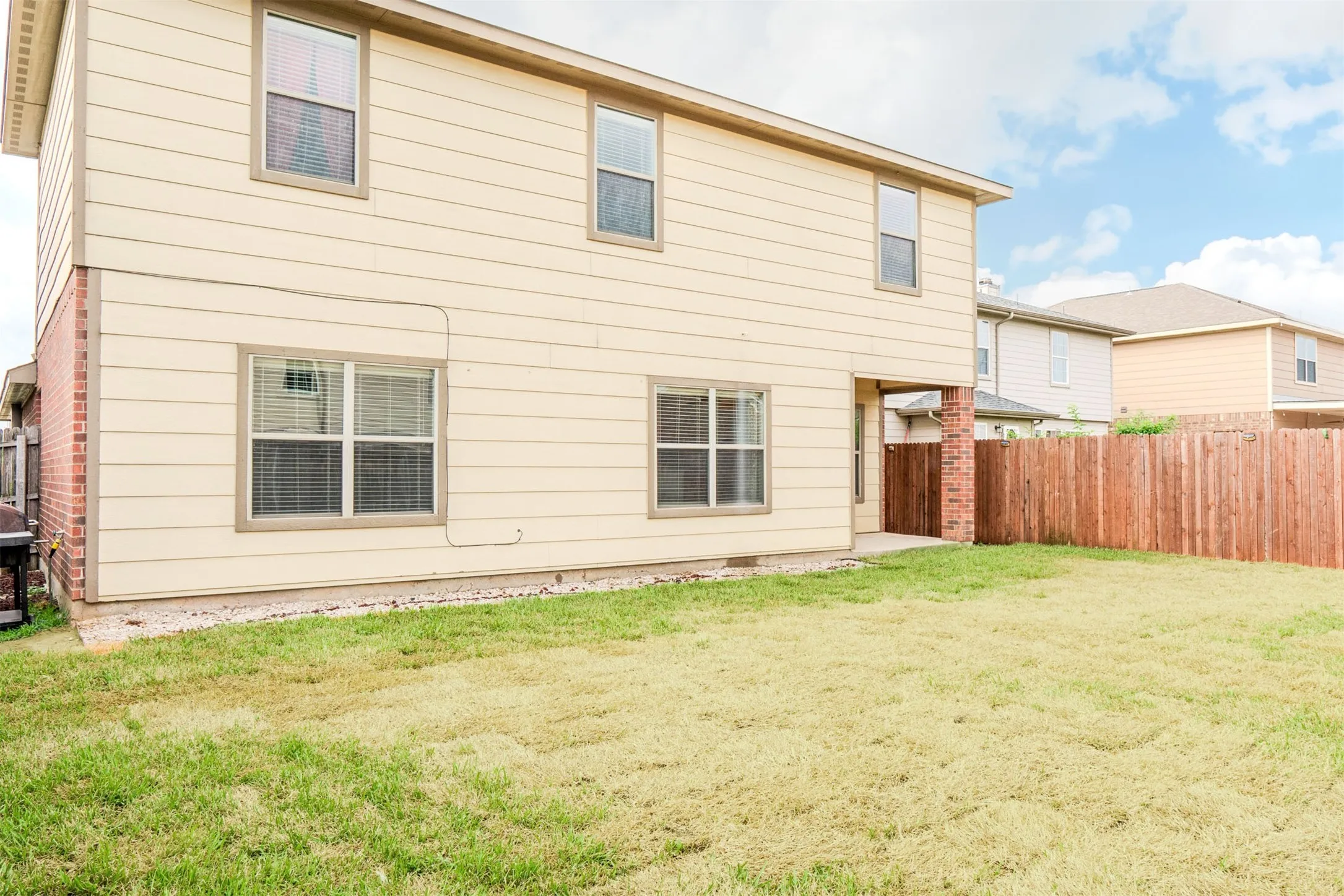 Single Family Residence For Sale in Tarrant County , 4117 Tiburon Street, Fort Worth, Texas 76106, 4 Bedroom, 3 Bathroom, 2 Garage spaces, 2,863 Sqft, built in 2013, mls#21313510, Real Estate Agent in Fort Worth, Homes For Sale in Tarrant county, Homes For Sale in Fort Worth, Realtor in Fort Worth Texas, Real Estate Brokerage Independent Realty Texas, Luminita Cordes Realtor