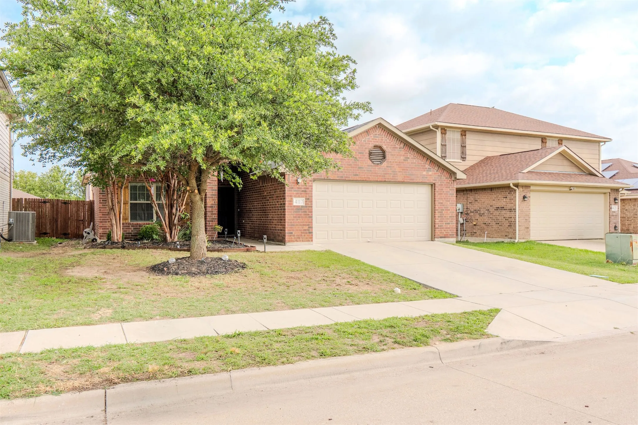 Single Family Residence For Sale in Tarrant County , 4117 Tiburon Street, Fort Worth, Texas 76106, 4 Bedroom, 3 Bathroom, 2 Garage spaces, 2,863 Sqft, built in 2013, mls#21313510, Real Estate Agent in Fort Worth, Homes For Sale in Tarrant county, Homes For Sale in Fort Worth, Realtor in Fort Worth Texas, Real Estate Brokerage Independent Realty Texas, Luminita Cordes Realtor