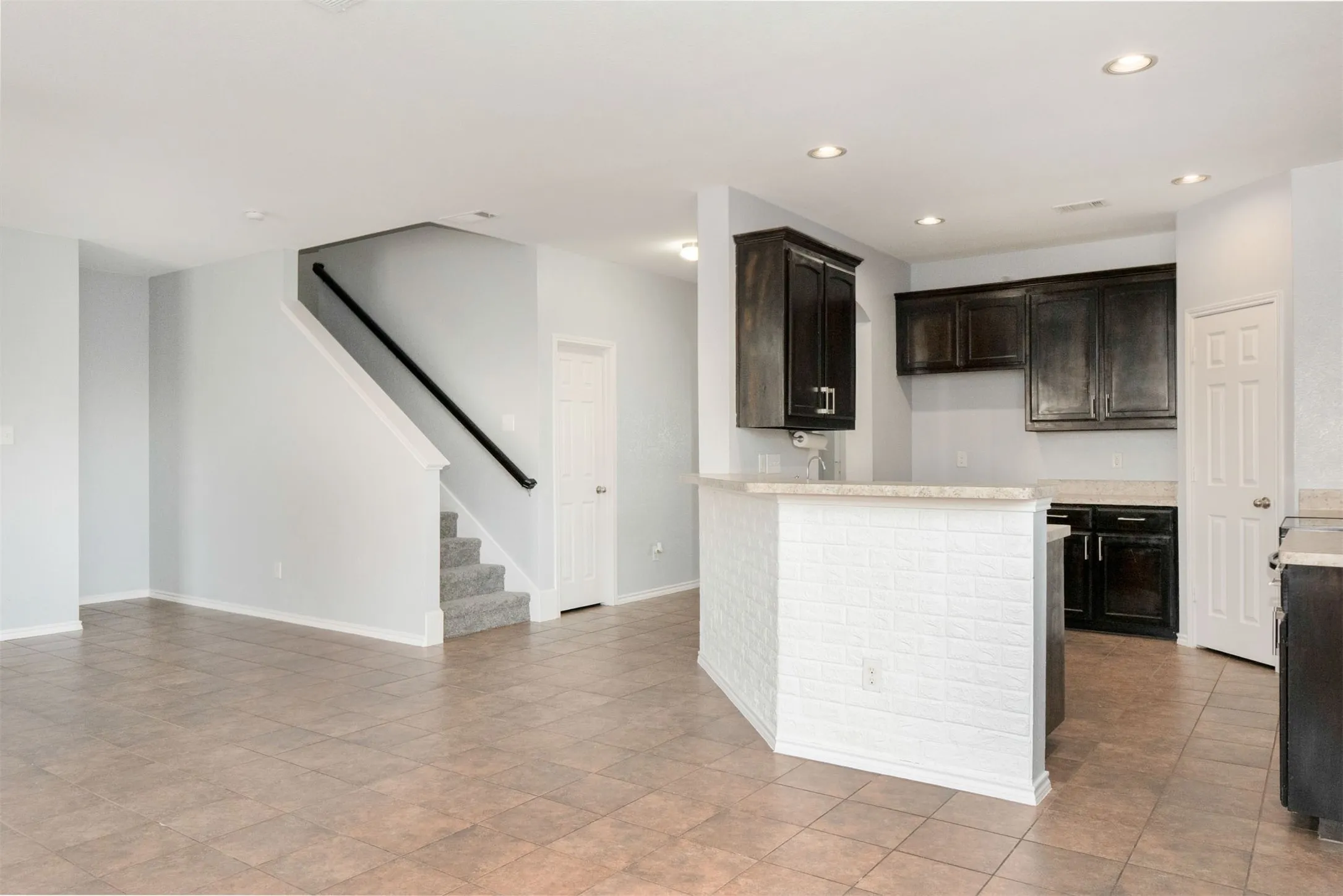 Single Family Residence For Sale in Tarrant County , 4117 Tiburon Street, Fort Worth, Texas 76106, 4 Bedroom, 3 Bathroom, 2 Garage spaces, 2,863 Sqft, built in 2013, mls#21313510, Real Estate Agent in Fort Worth, Homes For Sale in Tarrant county, Homes For Sale in Fort Worth, Realtor in Fort Worth Texas, Real Estate Brokerage Independent Realty Texas, Luminita Cordes Realtor