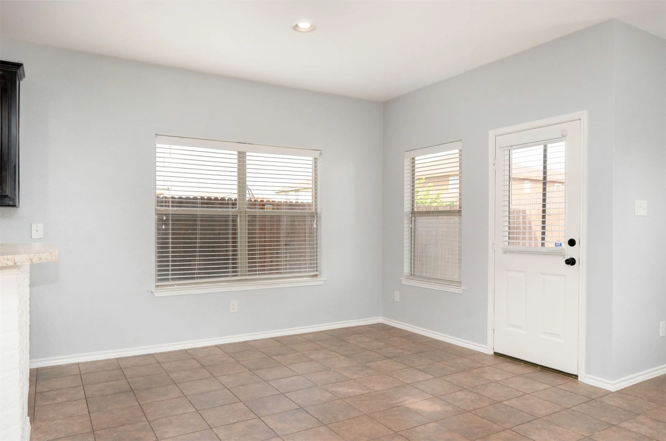 Single Family Residence For Sale in Tarrant County , 4117 Tiburon Street, Fort Worth, Texas 76106, 4 Bedroom, 3 Bathroom, 2 Garage spaces, 2,863 Sqft, built in 2013, mls#21313510, Real Estate Agent in Fort Worth, Homes For Sale in Tarrant county, Homes For Sale in Fort Worth, Realtor in Fort Worth Texas, Real Estate Brokerage Independent Realty Texas, Luminita Cordes Realtor