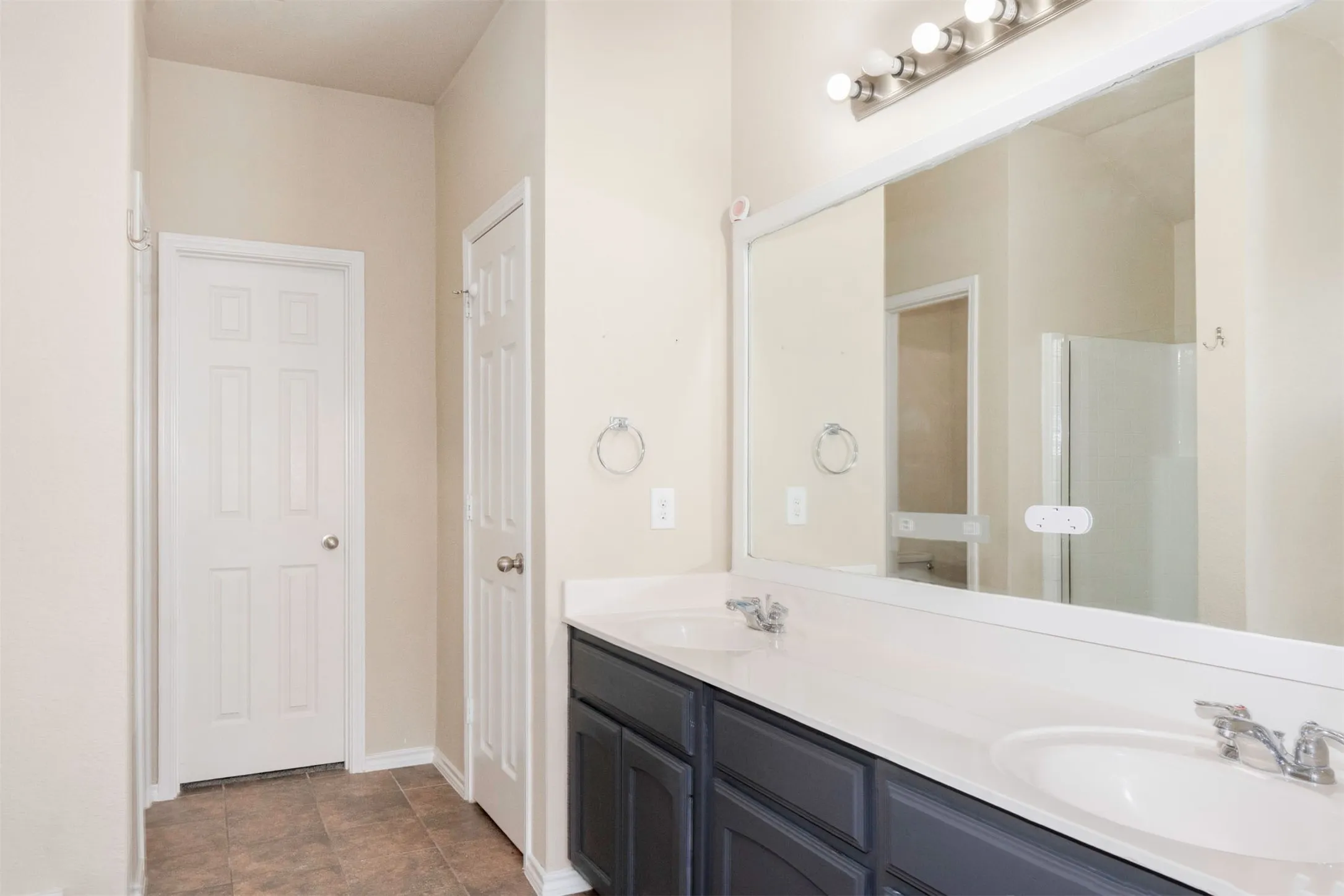 Single Family Residence For Sale in Tarrant County , 4117 Tiburon Street, Fort Worth, Texas 76106, 4 Bedroom, 3 Bathroom, 2 Garage spaces, 2,863 Sqft, built in 2013, mls#21313510, Real Estate Agent in Fort Worth, Homes For Sale in Tarrant county, Homes For Sale in Fort Worth, Realtor in Fort Worth Texas, Real Estate Brokerage Independent Realty Texas, Luminita Cordes Realtor