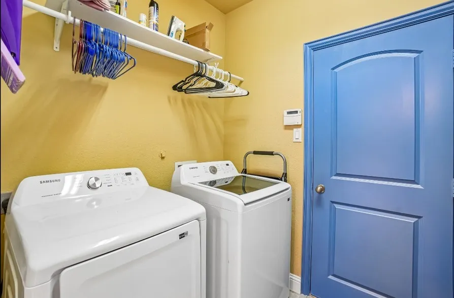 Townhouse For Sale in Dallas County , 6118 Shoal Creek Trail, Garland, Texas 75044, 3 Bedroom, 3 Bathroom, 2 Garage spaces, 2,323 Sqft, built in 2009, mls#21311713, Real Estate Agent in Garland, Homes For Sale in Dallas county, Homes For Sale in Garland, Realtor in Garland Texas, Real Estate Brokerage Independent Realty Texas, Luminita Cordes Realtor