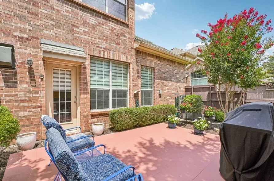 Townhouse For Sale in Dallas County , 6118 Shoal Creek Trail, Garland, Texas 75044, 3 Bedroom, 3 Bathroom, 2 Garage spaces, 2,323 Sqft, built in 2009, mls#21311713, Real Estate Agent in Garland, Homes For Sale in Dallas county, Homes For Sale in Garland, Realtor in Garland Texas, Real Estate Brokerage Independent Realty Texas, Luminita Cordes Realtor