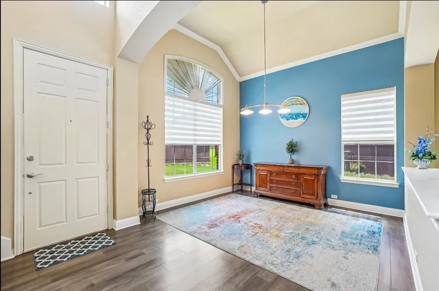 Townhouse For Sale in Dallas County , 6118 Shoal Creek Trail, Garland, Texas 75044, 3 Bedroom, 3 Bathroom, 2 Garage spaces, 2,323 Sqft, built in 2009, mls#21311713, Real Estate Agent in Garland, Homes For Sale in Dallas county, Homes For Sale in Garland, Realtor in Garland Texas, Real Estate Brokerage Independent Realty Texas, Luminita Cordes Realtor