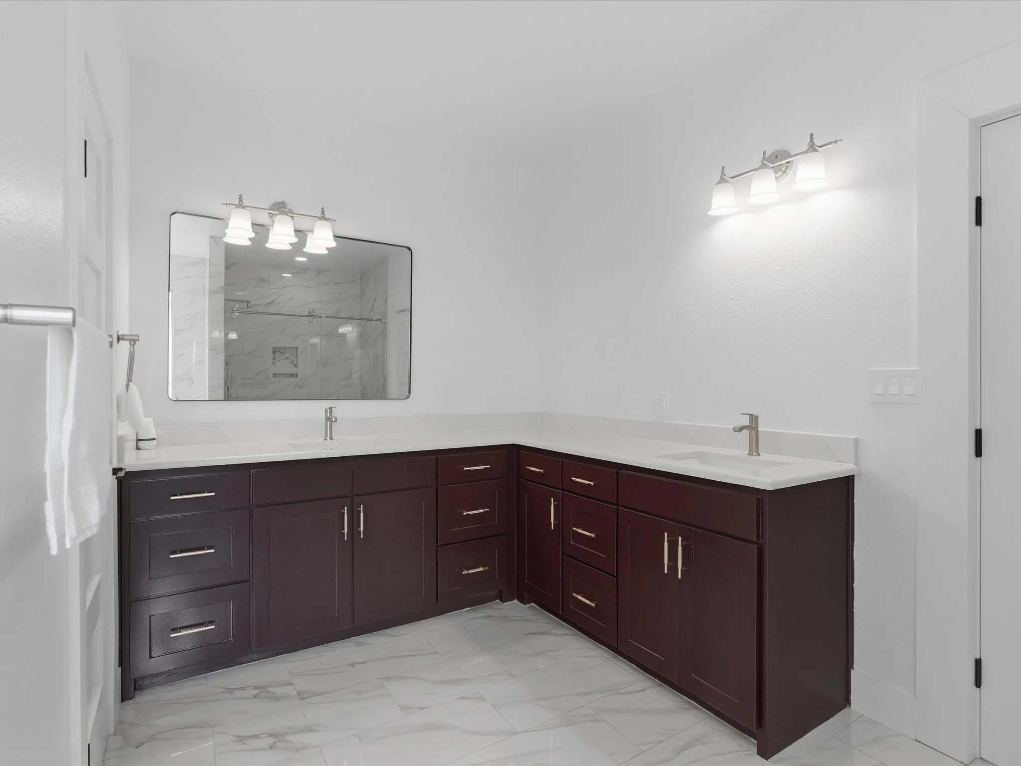 Single Family Residence For Sale in Denton County , 4450 E Masch Branch Road, Krum, Texas 76249, 5 Bedroom, 5 Bathroom, 2 Garage spaces, 3,668 Sqft, built in 2024, mls#21312705, Real Estate Agent in Krum, Homes For Sale in Denton county, Homes For Sale in Krum, Realtor in Krum Texas, Real Estate Brokerage Independent Realty Texas, Luminita Cordes Realtor
