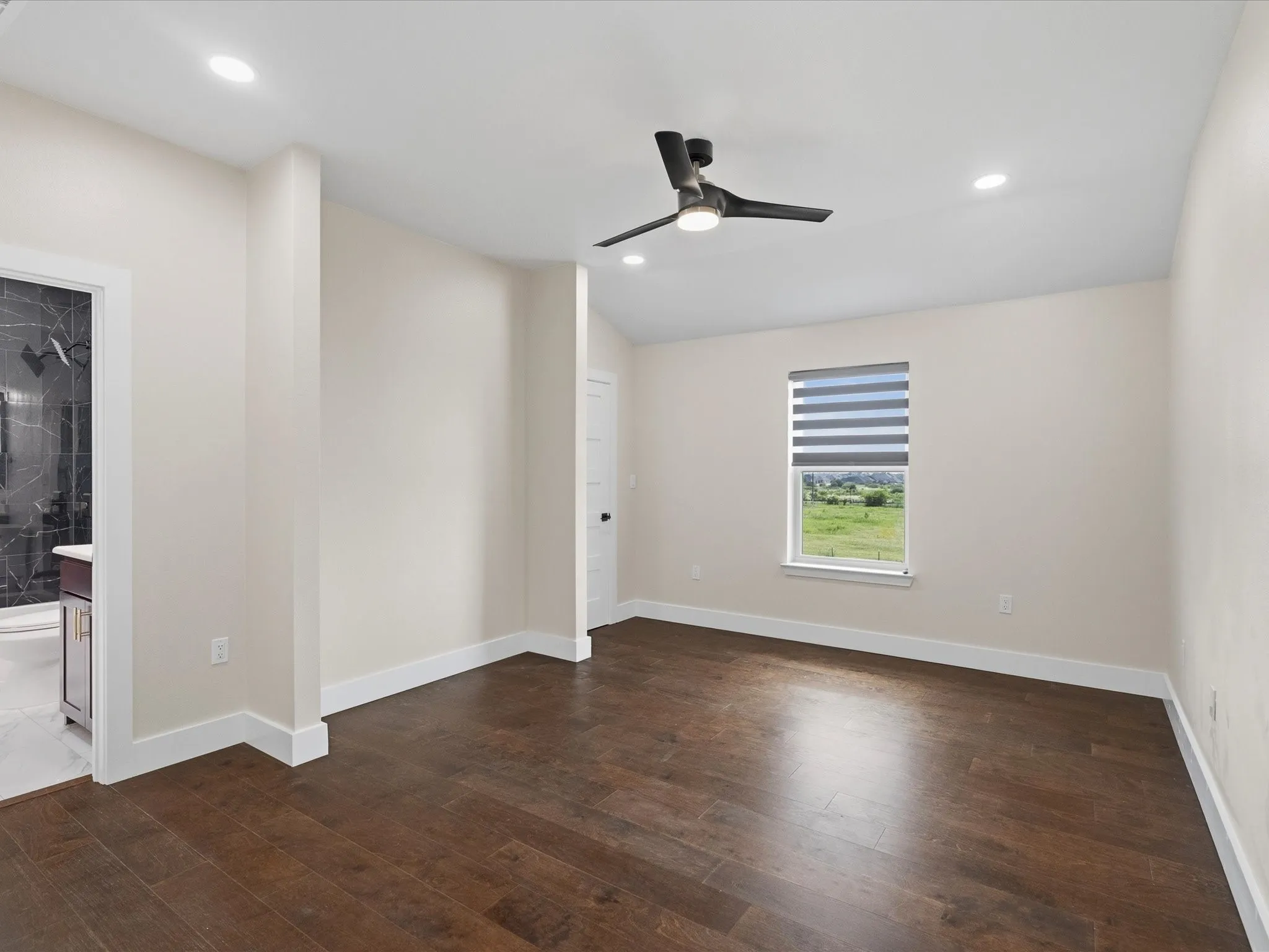 Single Family Residence For Sale in Denton County , 4450 E Masch Branch Road, Krum, Texas 76249, 5 Bedroom, 5 Bathroom, 2 Garage spaces, 3,668 Sqft, built in 2024, mls#21312705, Real Estate Agent in Krum, Homes For Sale in Denton county, Homes For Sale in Krum, Realtor in Krum Texas, Real Estate Brokerage Independent Realty Texas, Luminita Cordes Realtor