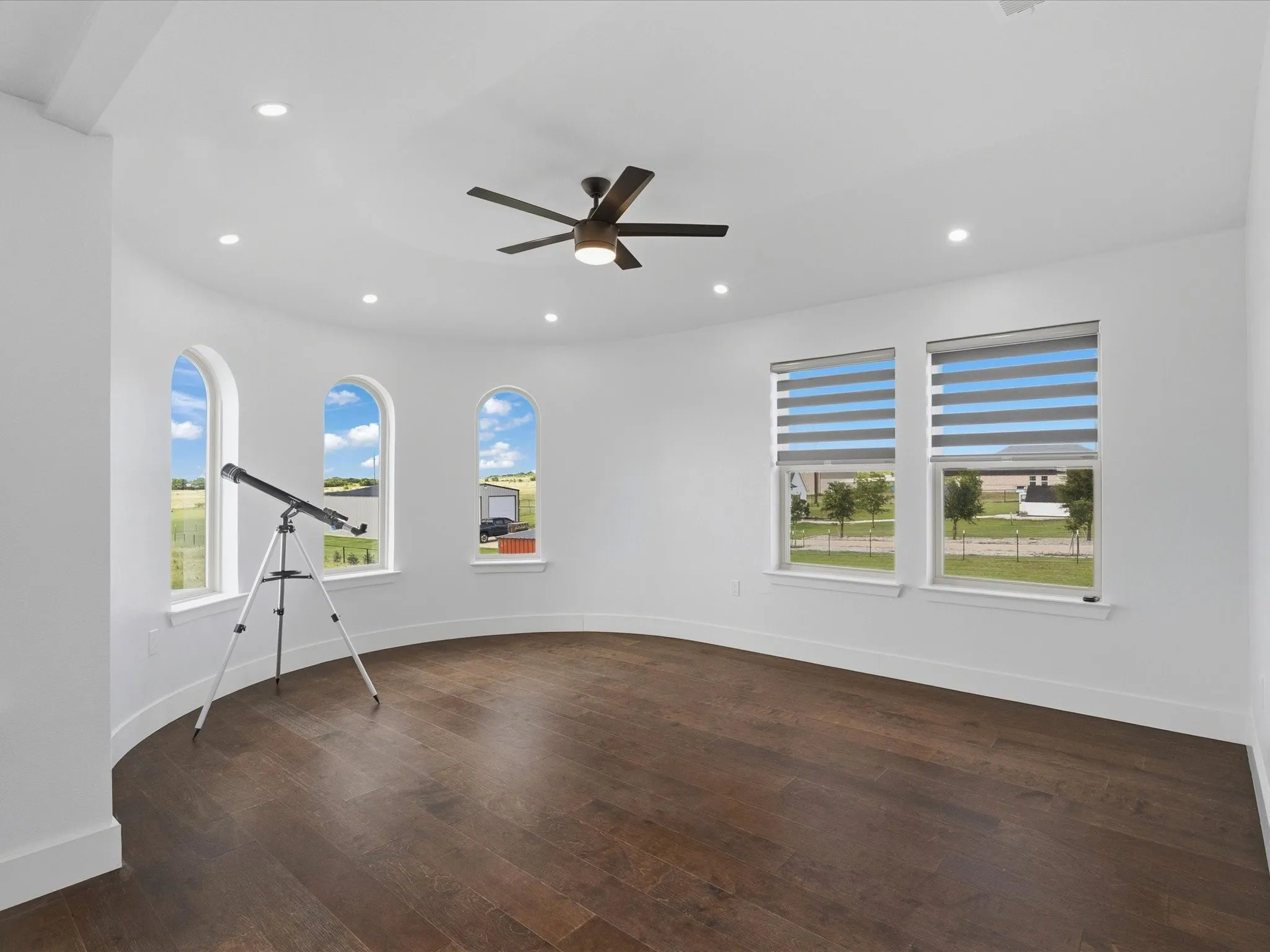 Single Family Residence For Sale in Denton County , 4450 E Masch Branch Road, Krum, Texas 76249, 5 Bedroom, 5 Bathroom, 2 Garage spaces, 3,668 Sqft, built in 2024, mls#21312705, Real Estate Agent in Krum, Homes For Sale in Denton county, Homes For Sale in Krum, Realtor in Krum Texas, Real Estate Brokerage Independent Realty Texas, Luminita Cordes Realtor