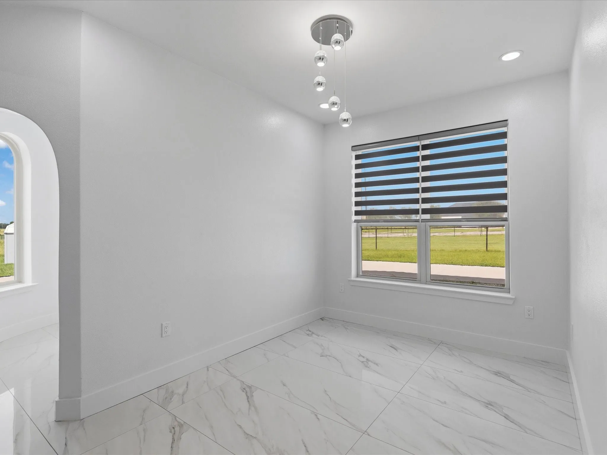 Single Family Residence For Sale in Denton County , 4450 E Masch Branch Road, Krum, Texas 76249, 5 Bedroom, 5 Bathroom, 2 Garage spaces, 3,668 Sqft, built in 2024, mls#21312705, Real Estate Agent in Krum, Homes For Sale in Denton county, Homes For Sale in Krum, Realtor in Krum Texas, Real Estate Brokerage Independent Realty Texas, Luminita Cordes Realtor