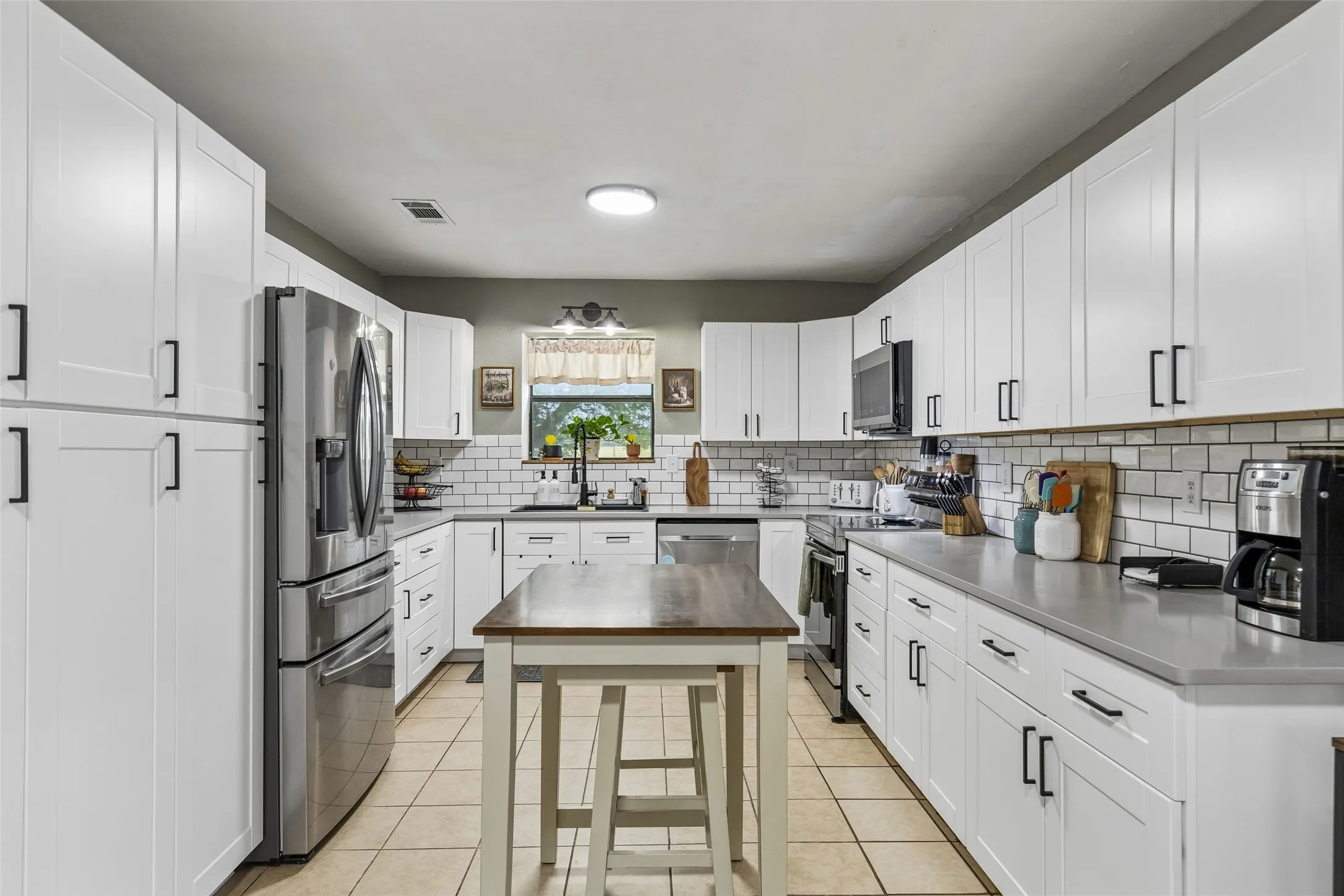 Single Family Residence For Sale in Wise County , 534 Conestoga Trail, Rhome, Texas 76078, 3 Bedroom, 2 Bathroom, Garage spaces, 1,765 Sqft, built in 1994, mls#21311883, Real Estate Agent in Rhome, Homes For Sale in Wise county, Homes For Sale in Rhome, Realtor in Rhome Texas, Real Estate Brokerage Independent Realty Texas, Luminita Cordes Realtor