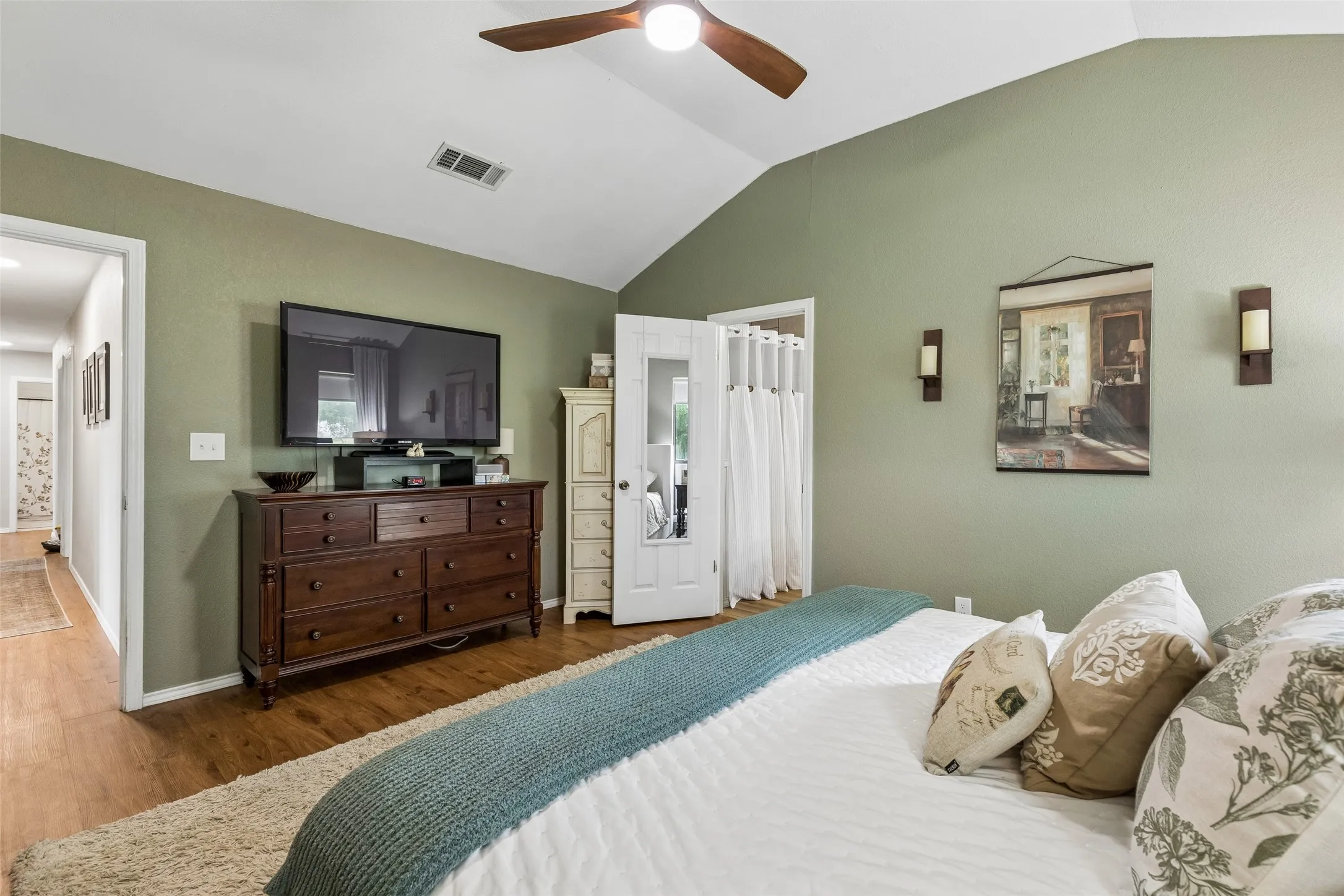 Single Family Residence For Sale in Wise County , 534 Conestoga Trail, Rhome, Texas 76078, 3 Bedroom, 2 Bathroom, Garage spaces, 1,765 Sqft, built in 1994, mls#21311883, Real Estate Agent in Rhome, Homes For Sale in Wise county, Homes For Sale in Rhome, Realtor in Rhome Texas, Real Estate Brokerage Independent Realty Texas, Luminita Cordes Realtor