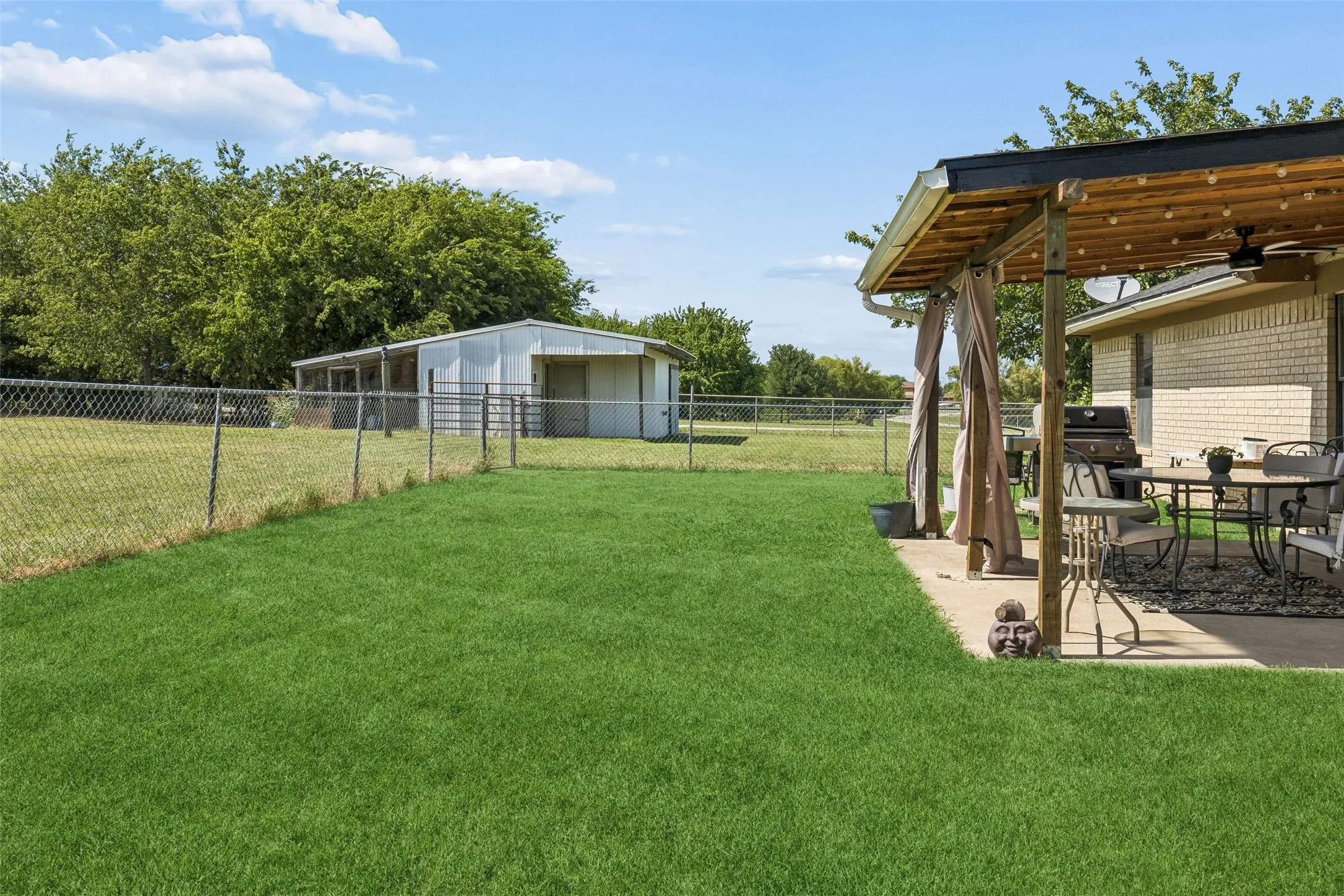 Single Family Residence For Sale in Wise County , 534 Conestoga Trail, Rhome, Texas 76078, 3 Bedroom, 2 Bathroom, Garage spaces, 1,765 Sqft, built in 1994, mls#21311883, Real Estate Agent in Rhome, Homes For Sale in Wise county, Homes For Sale in Rhome, Realtor in Rhome Texas, Real Estate Brokerage Independent Realty Texas, Luminita Cordes Realtor