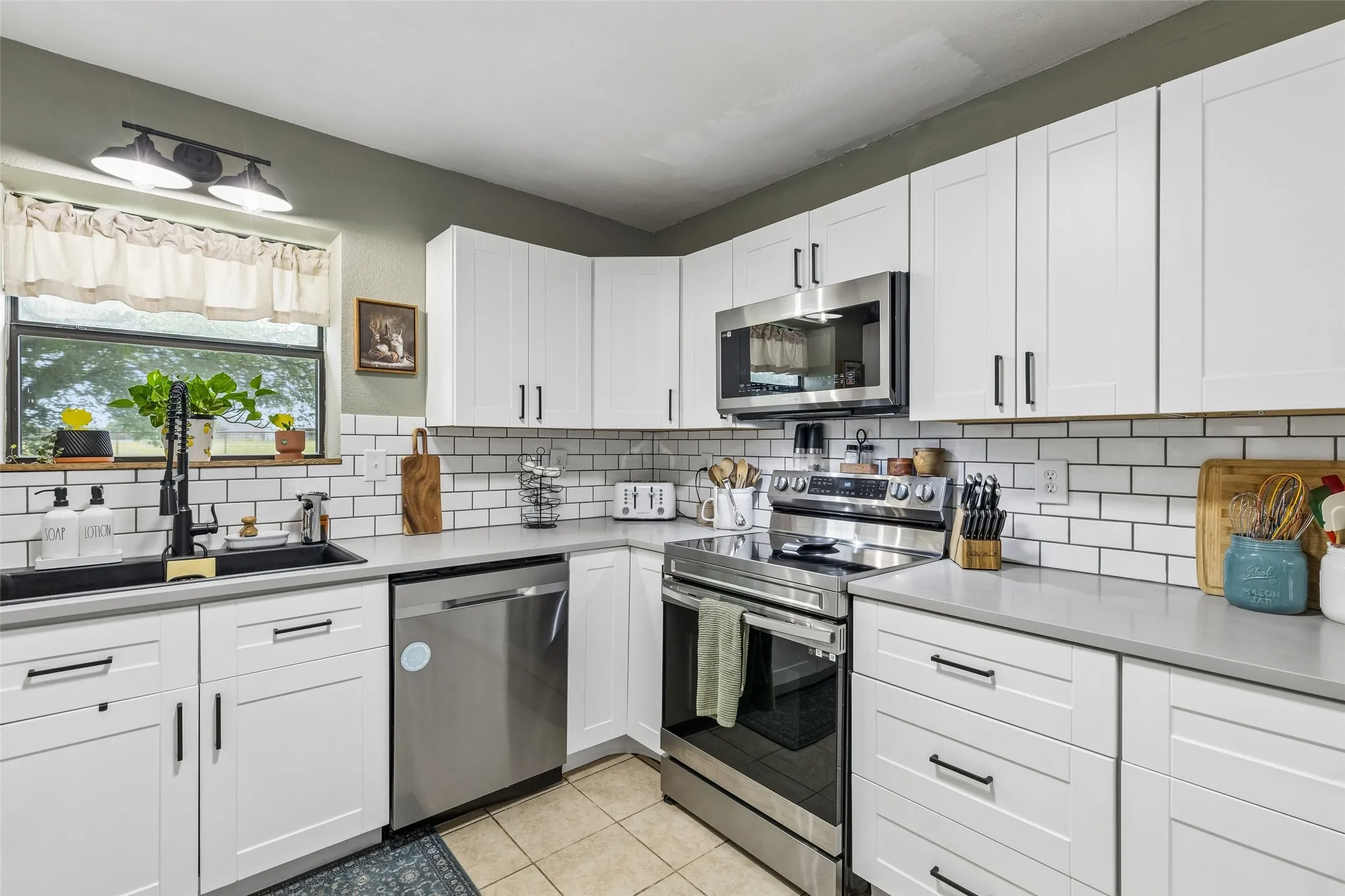 Single Family Residence For Sale in Wise County , 534 Conestoga Trail, Rhome, Texas 76078, 3 Bedroom, 2 Bathroom, Garage spaces, 1,765 Sqft, built in 1994, mls#21311883, Real Estate Agent in Rhome, Homes For Sale in Wise county, Homes For Sale in Rhome, Realtor in Rhome Texas, Real Estate Brokerage Independent Realty Texas, Luminita Cordes Realtor