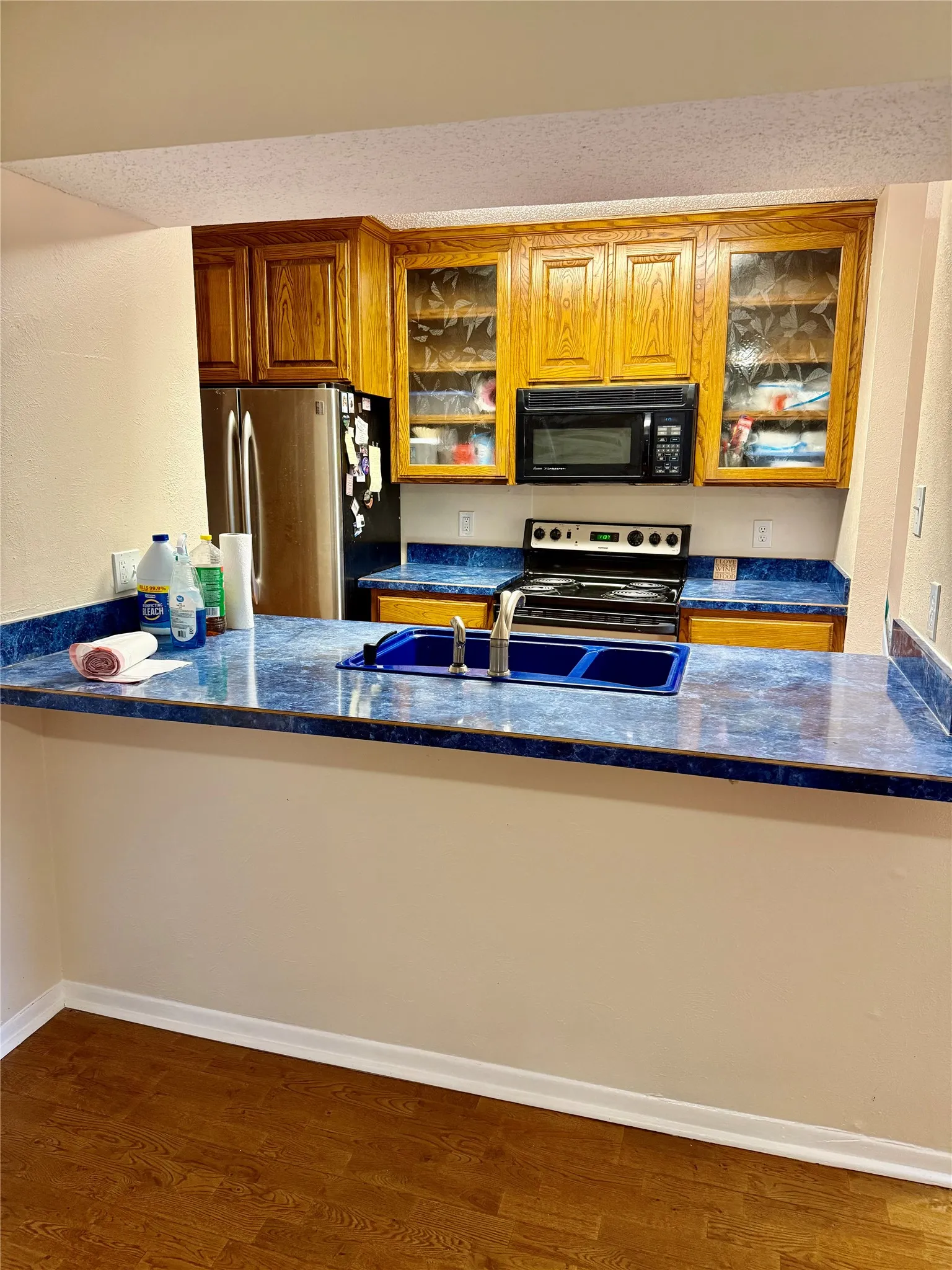 Townhouse For Sale in Tarrant County , 2010 Westkendal Lane, Arlington, Texas 76015, 3 Bedroom, 3 Bathroom, 2 Garage spaces, 1,568 Sqft, built in 1973, mls#21313024, Real Estate Agent in Arlington, Homes For Sale in Tarrant county, Homes For Sale in Arlington, Realtor in Arlington Texas, Real Estate Brokerage Independent Realty Texas, Luminita Cordes Realtor