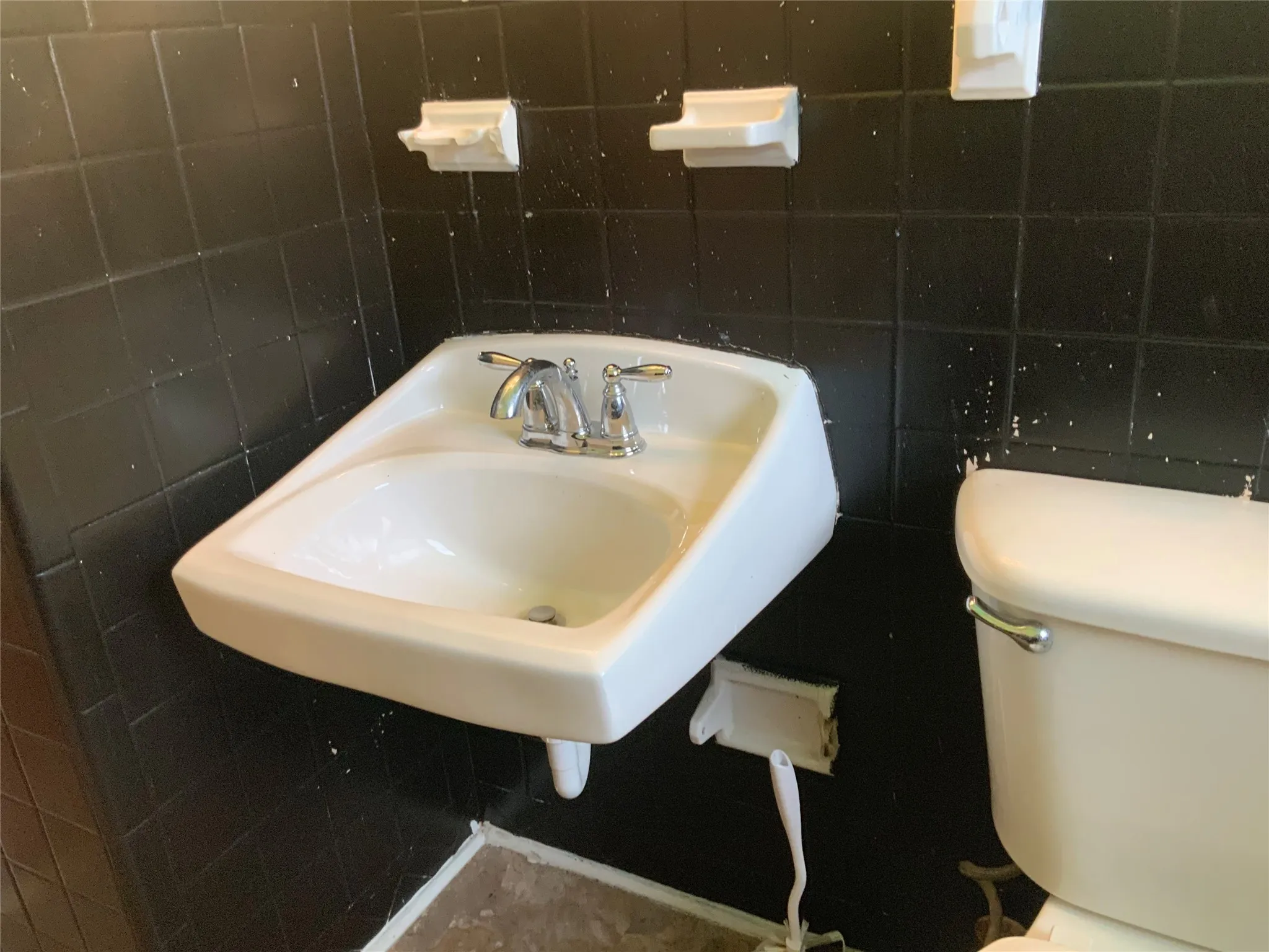 Single Family Residence For Sale in Ellis County , 1421 N 9th Street, Midlothian, Texas 76065, 3 Bedroom, 2 Bathroom, 2 Garage spaces, 1,177 Sqft, built in 1960, mls#21313557, Real Estate Agent in Midlothian, Homes For Sale in Ellis county, Homes For Sale in Midlothian, Realtor in Midlothian Texas, Real Estate Brokerage Independent Realty Texas, Luminita Cordes Realtor