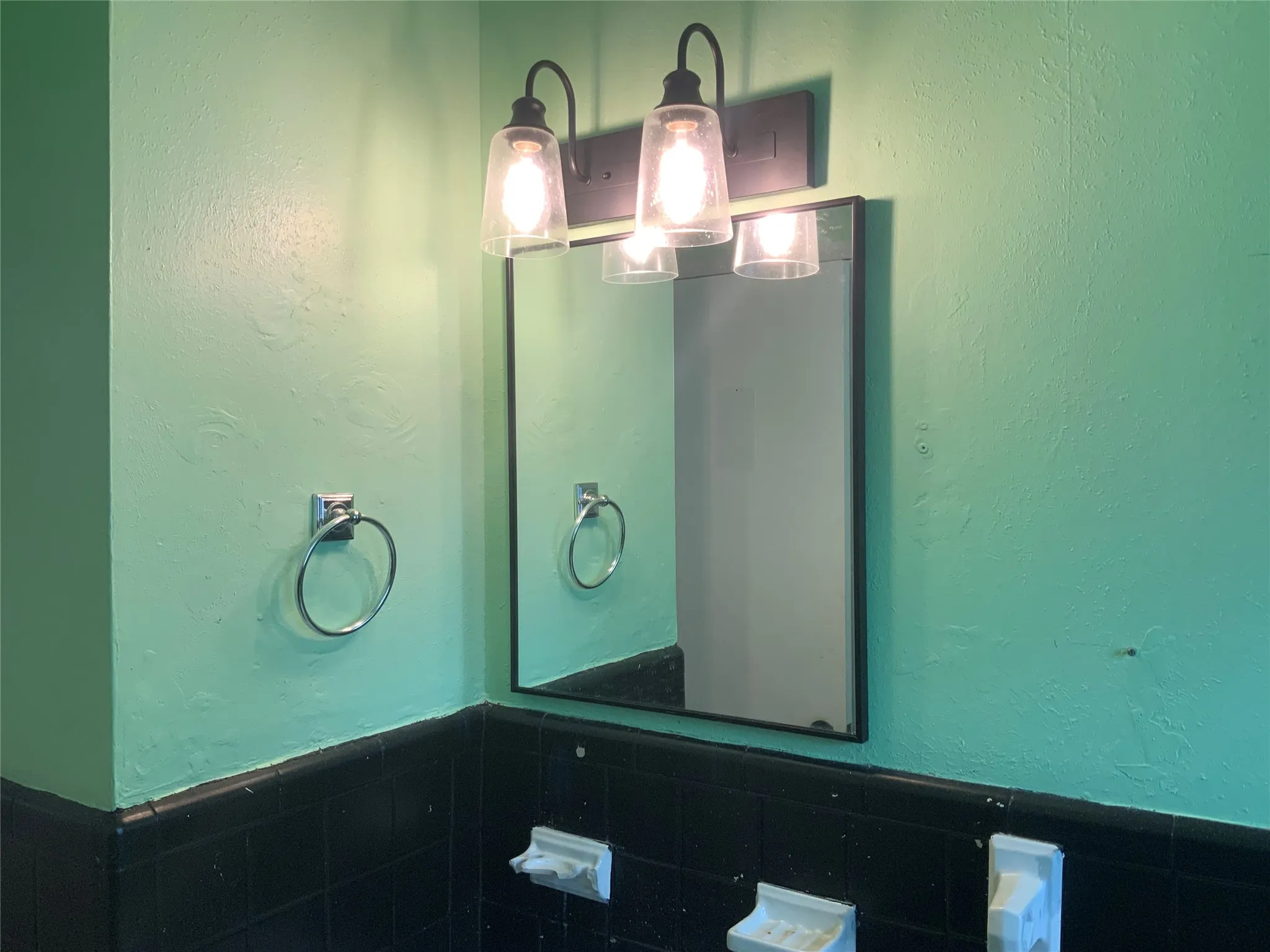Single Family Residence For Sale in Ellis County , 1421 N 9th Street, Midlothian, Texas 76065, 3 Bedroom, 2 Bathroom, 2 Garage spaces, 1,177 Sqft, built in 1960, mls#21313557, Real Estate Agent in Midlothian, Homes For Sale in Ellis county, Homes For Sale in Midlothian, Realtor in Midlothian Texas, Real Estate Brokerage Independent Realty Texas, Luminita Cordes Realtor