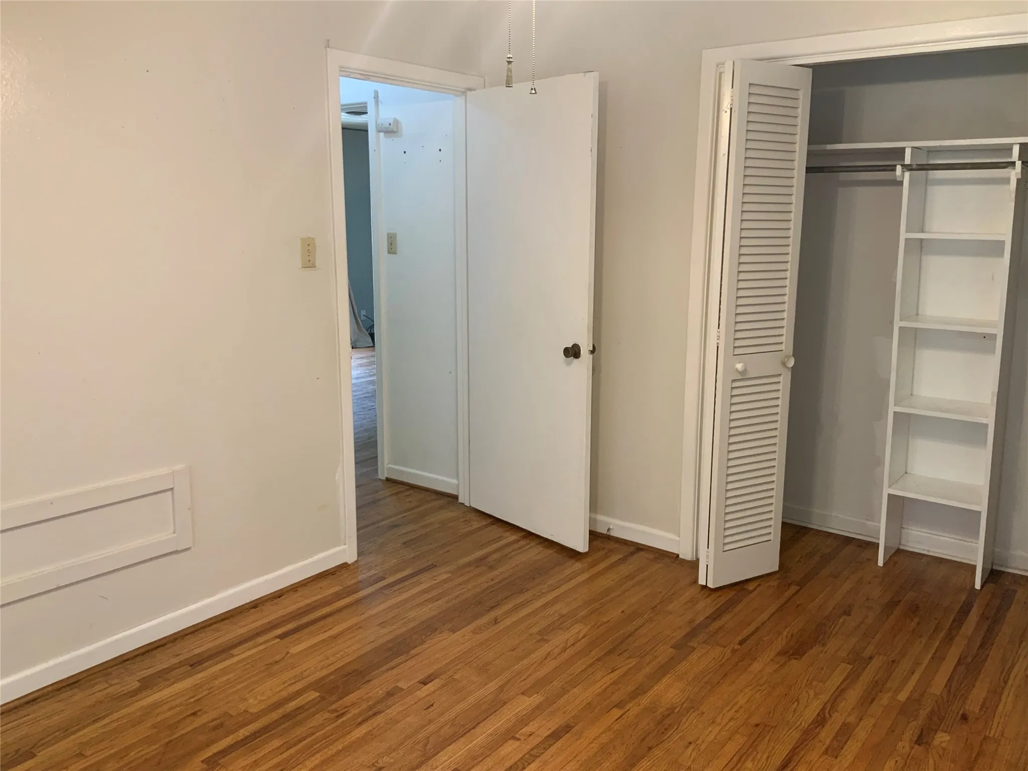 Single Family Residence For Sale in Ellis County , 1421 N 9th Street, Midlothian, Texas 76065, 3 Bedroom, 2 Bathroom, 2 Garage spaces, 1,177 Sqft, built in 1960, mls#21313557, Real Estate Agent in Midlothian, Homes For Sale in Ellis county, Homes For Sale in Midlothian, Realtor in Midlothian Texas, Real Estate Brokerage Independent Realty Texas, Luminita Cordes Realtor
