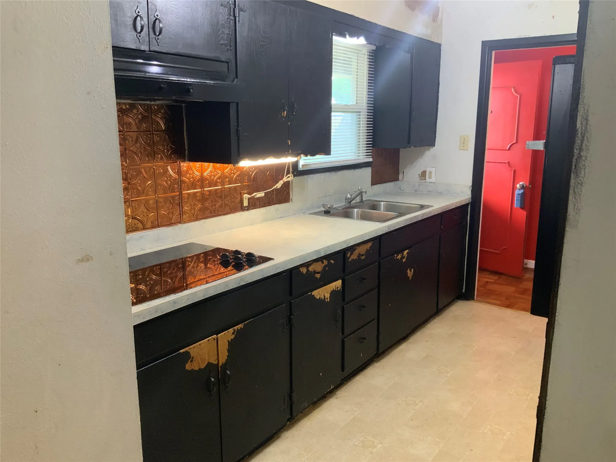 Single Family Residence For Sale in Ellis County , 1421 N 9th Street, Midlothian, Texas 76065, 3 Bedroom, 2 Bathroom, 2 Garage spaces, 1,177 Sqft, built in 1960, mls#21313557, Real Estate Agent in Midlothian, Homes For Sale in Ellis county, Homes For Sale in Midlothian, Realtor in Midlothian Texas, Real Estate Brokerage Independent Realty Texas, Luminita Cordes Realtor